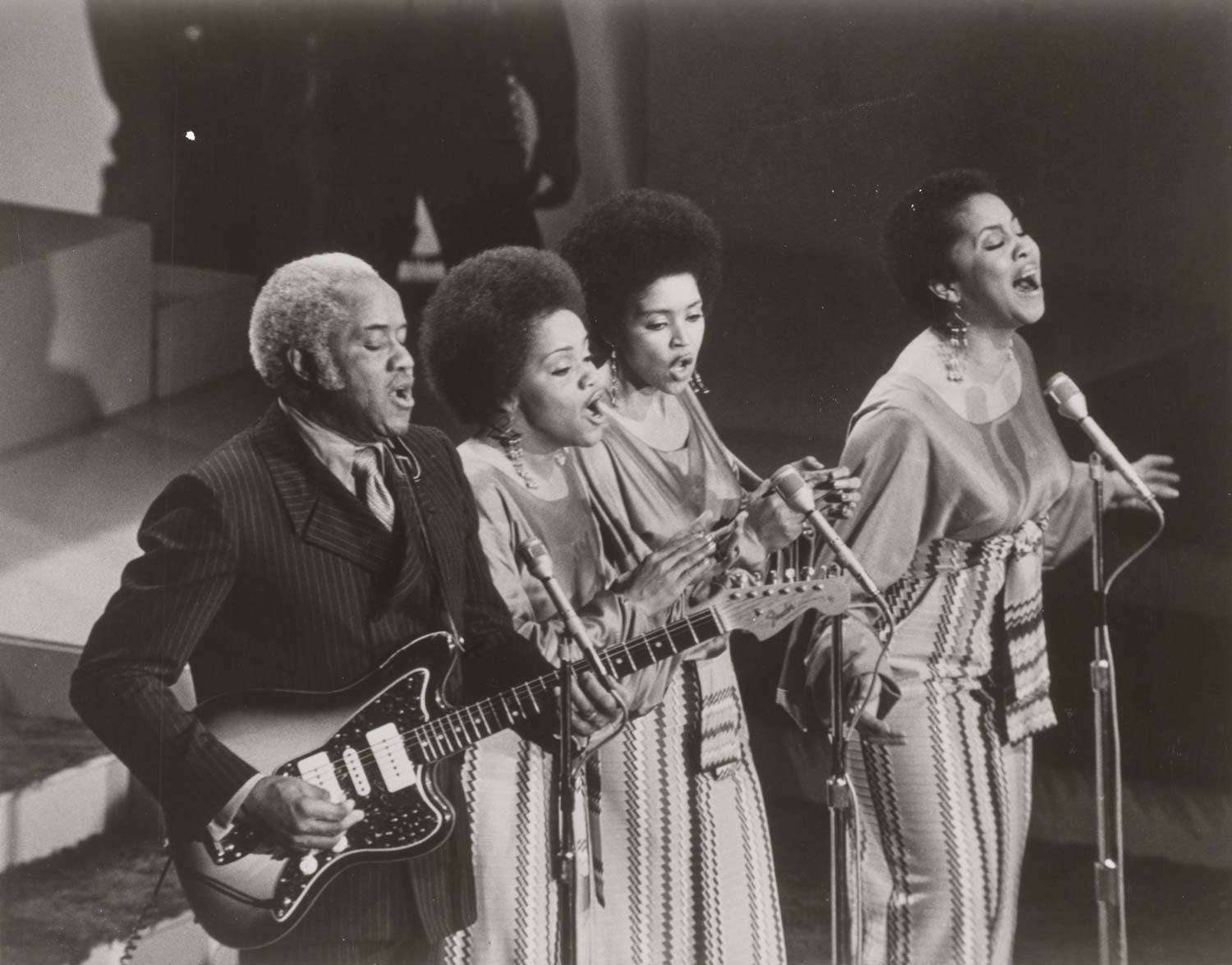 Staple Singers 1971 The Year Music Changed Everything Wallpaper
