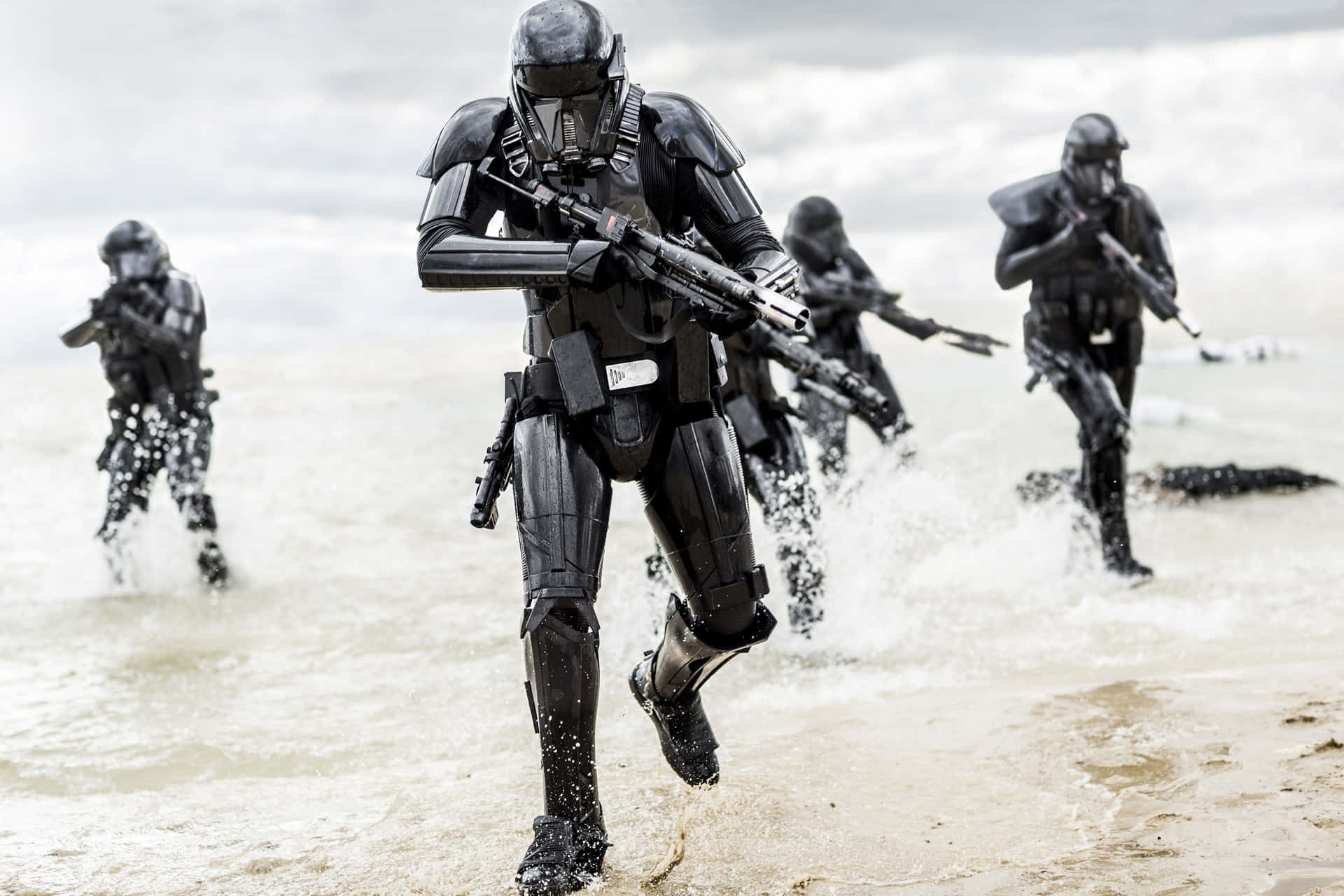 Starwars Stormtroopers Rennen Im Wasser. Wallpaper