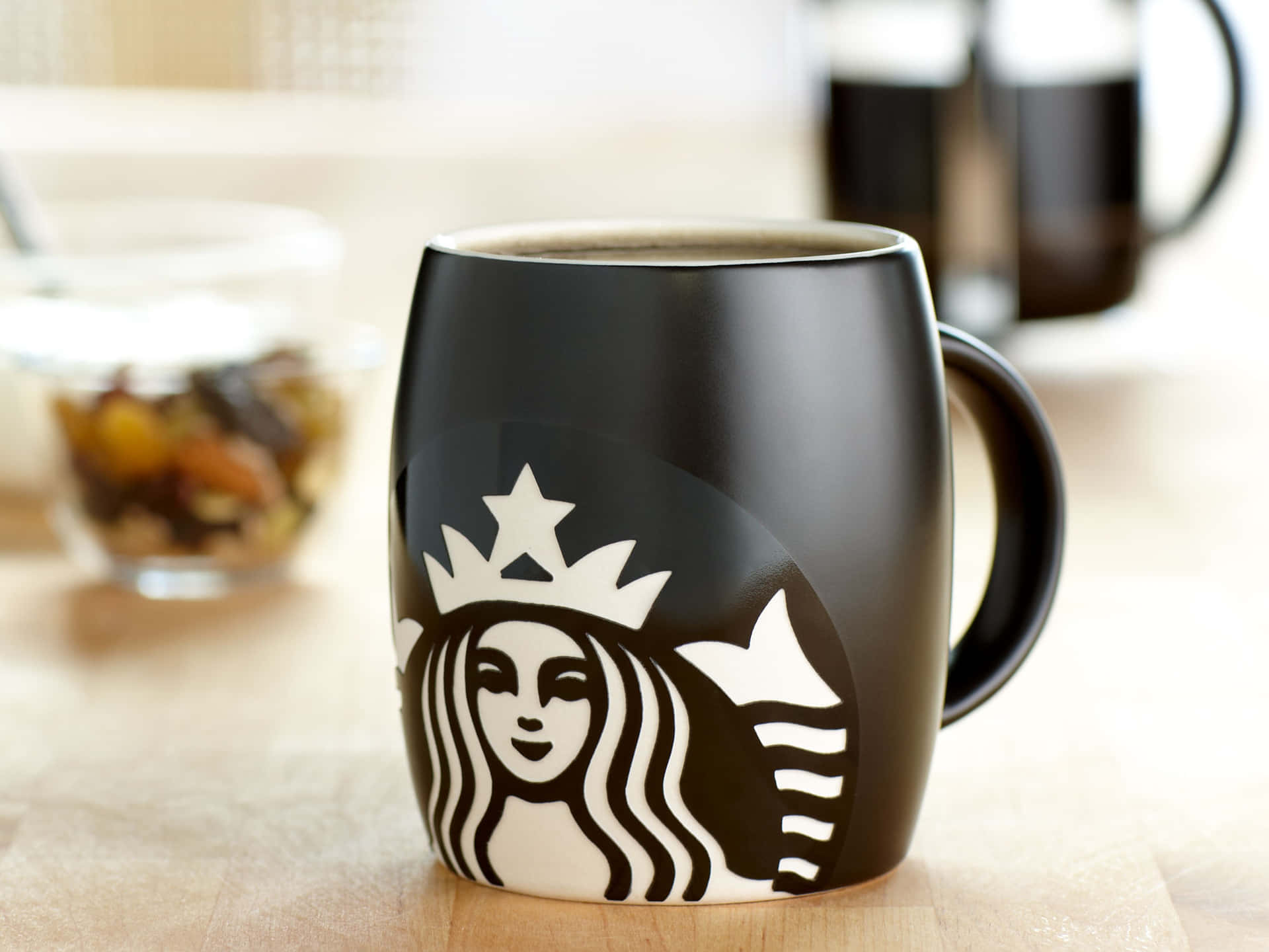 Genießensie Eine Perfekte Tasse Kaffee Mit Einem Klassischen Starbucks-erlebnis.