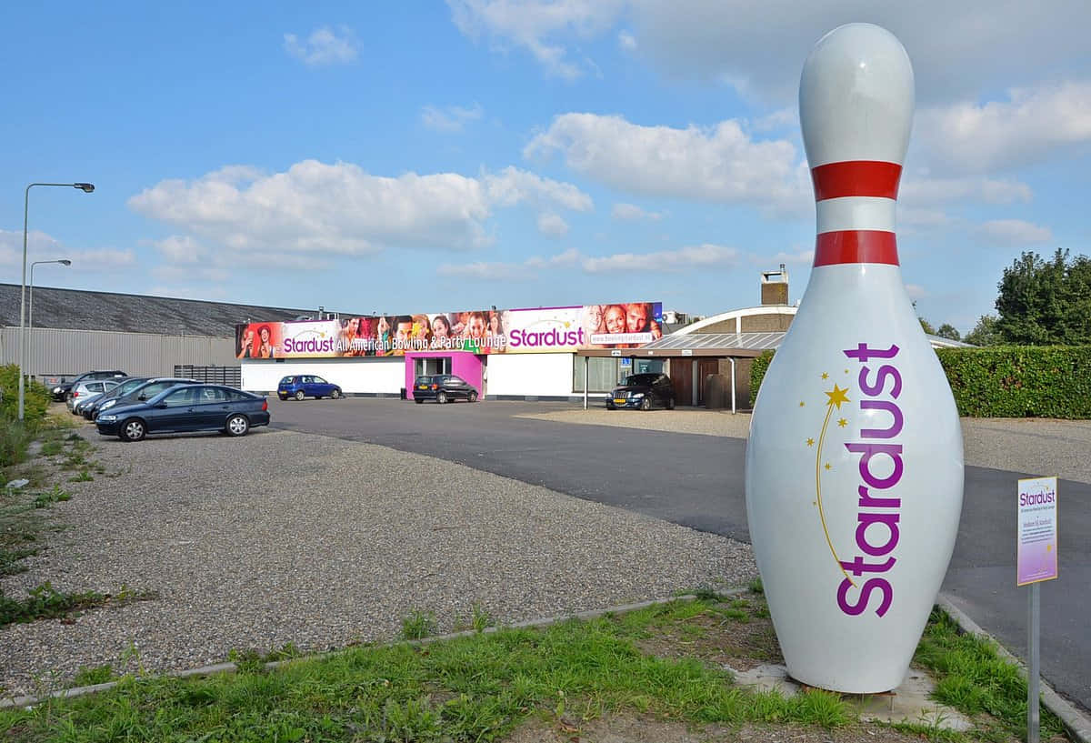 Stardust Bowling Alley Sittard Wallpaper