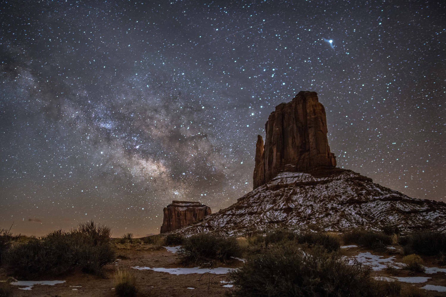 Stjerner og bjerg i Arizona-ørkenen Wallpaper