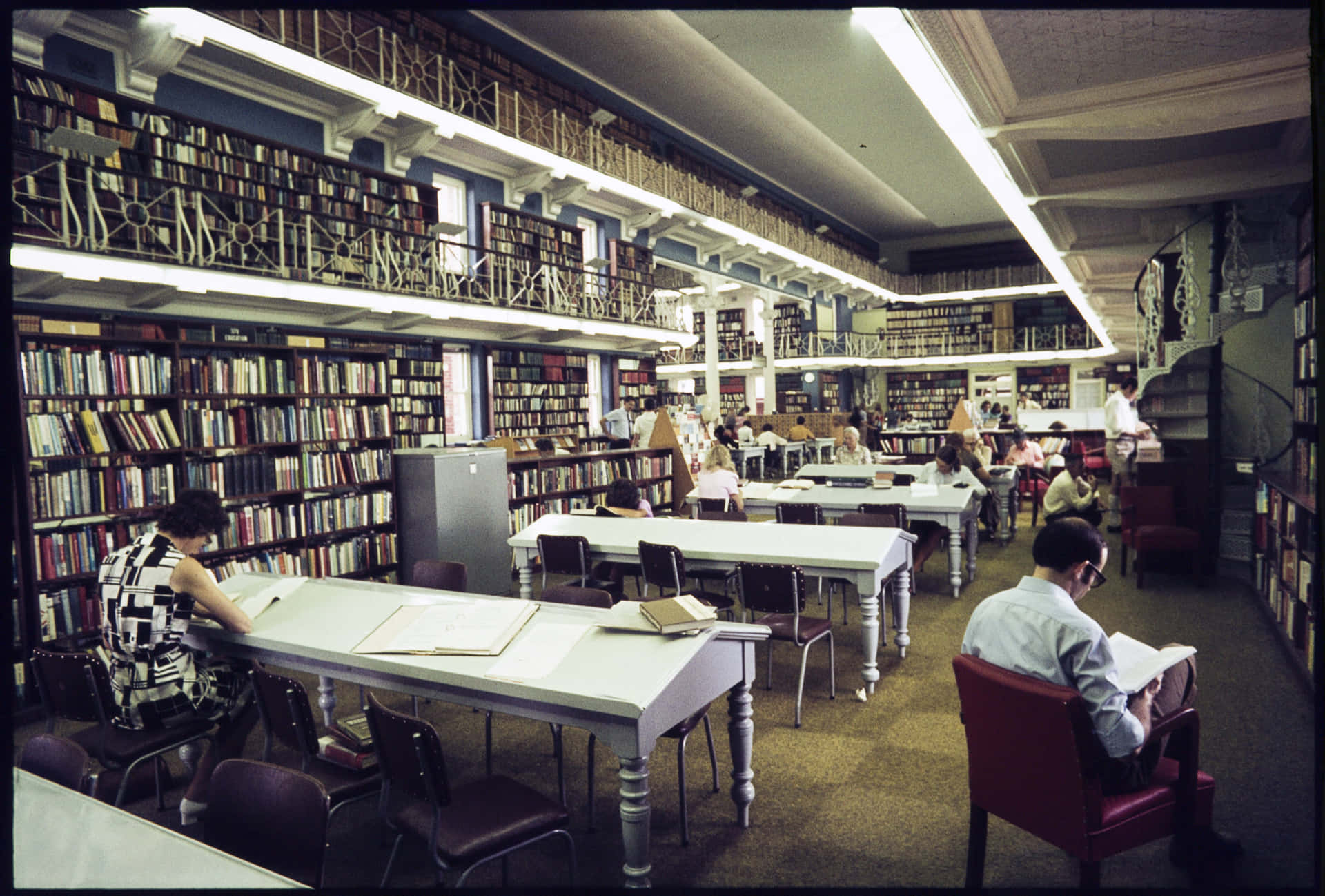 Activiteit In De Leeszaal Van De Staatsbibliotheek Achtergrond