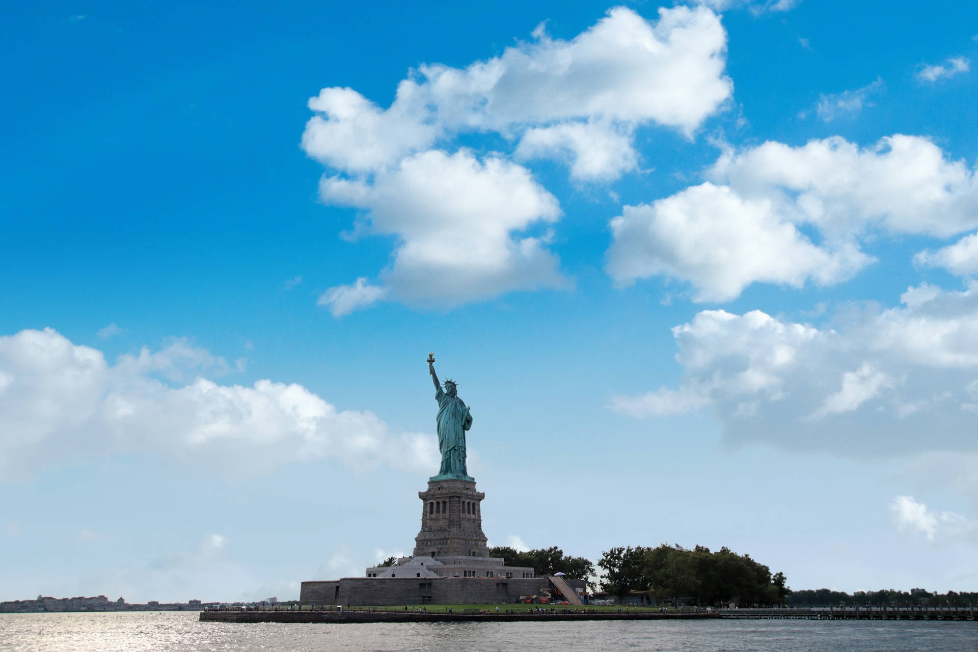Estatuade La Libertad En Nueva York Con Estética Fondo de pantalla