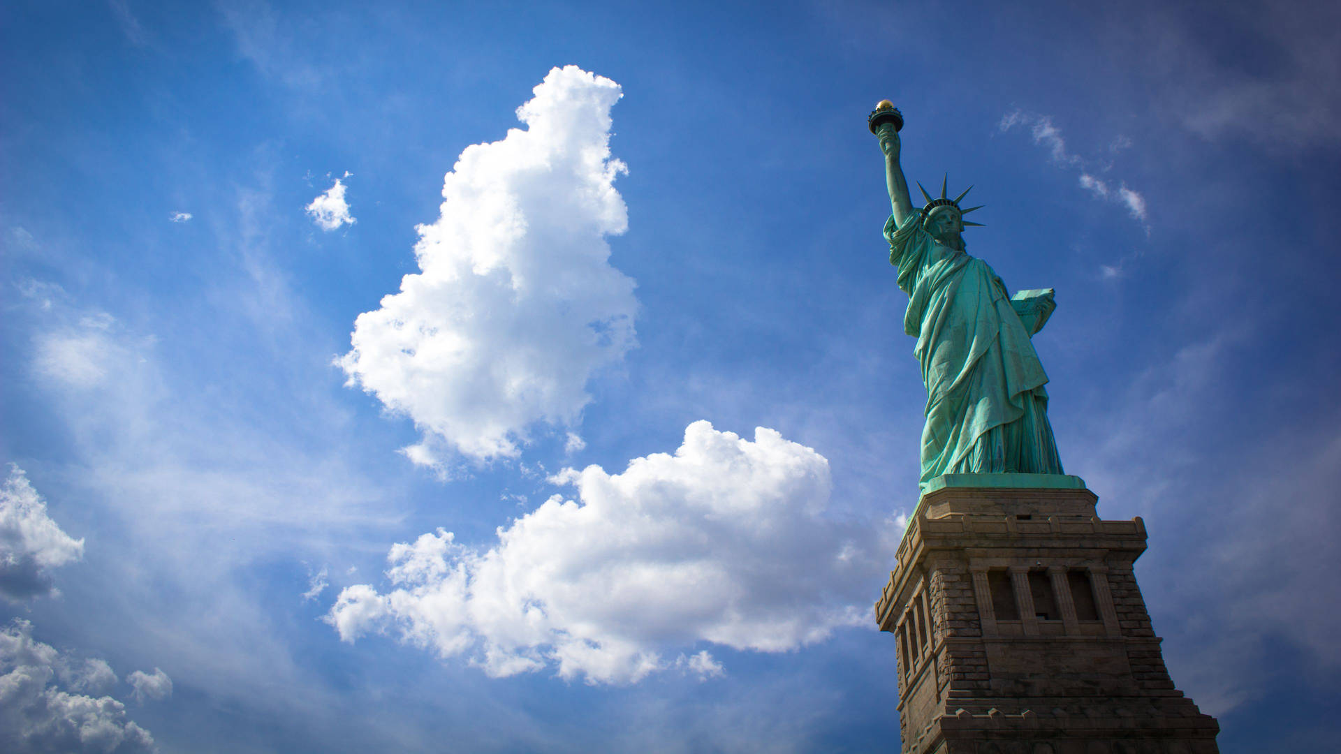 Statue Of Liberty Two Clouds Wallpaper