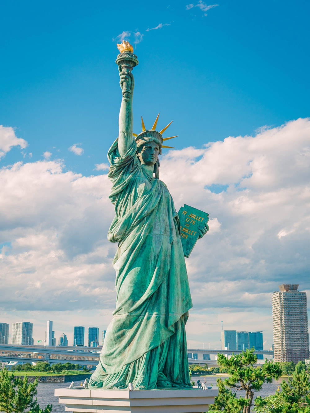 Statue Of Liberty Vibrant Wallpaper