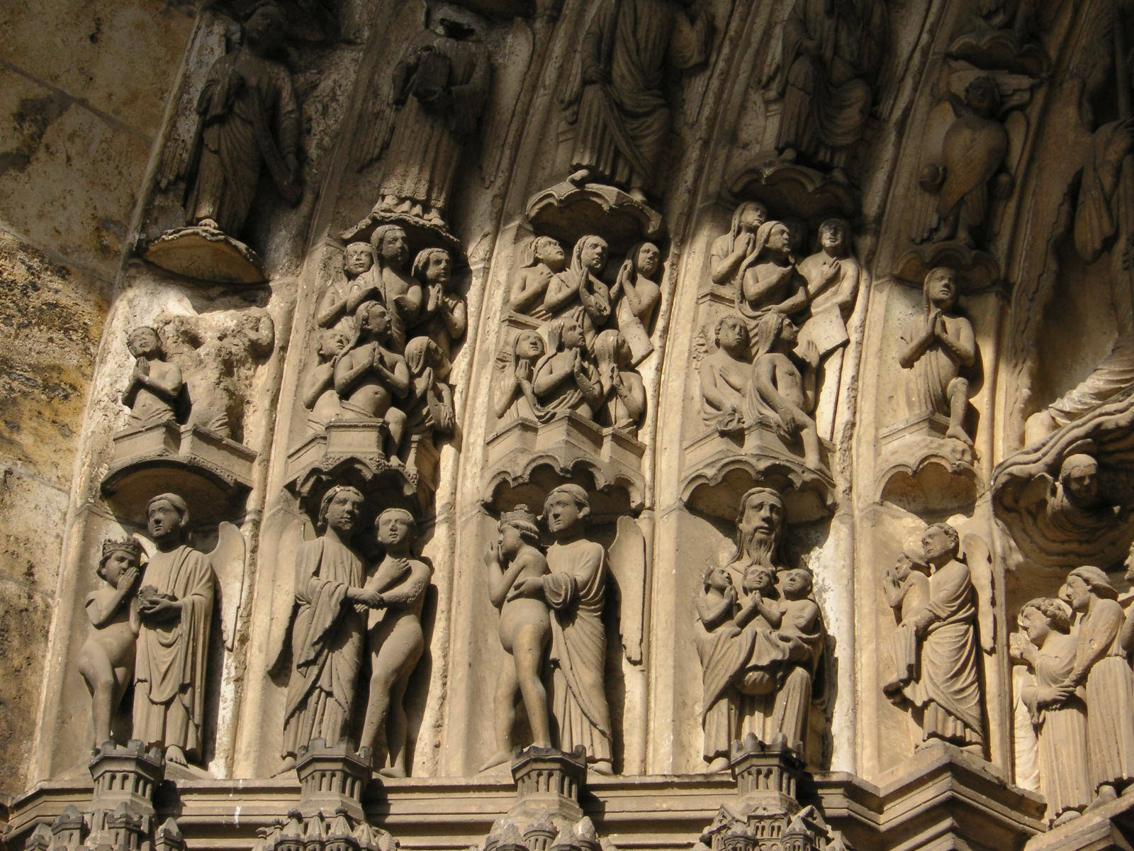 Estatuasen La Catedral De Chartres Fondo de pantalla