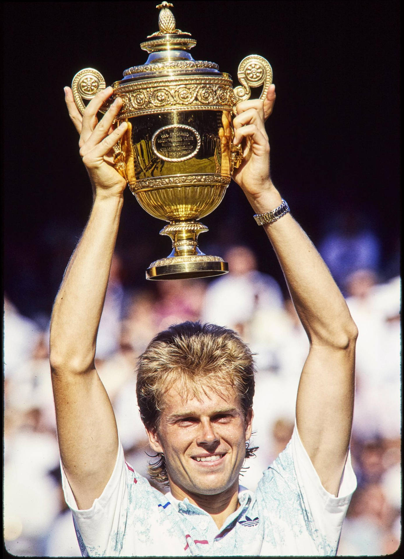 Stefanedberg 1990 Wimbledon Trophy: Stefan Edberg 1990 Wimbledon-trofén Wallpaper