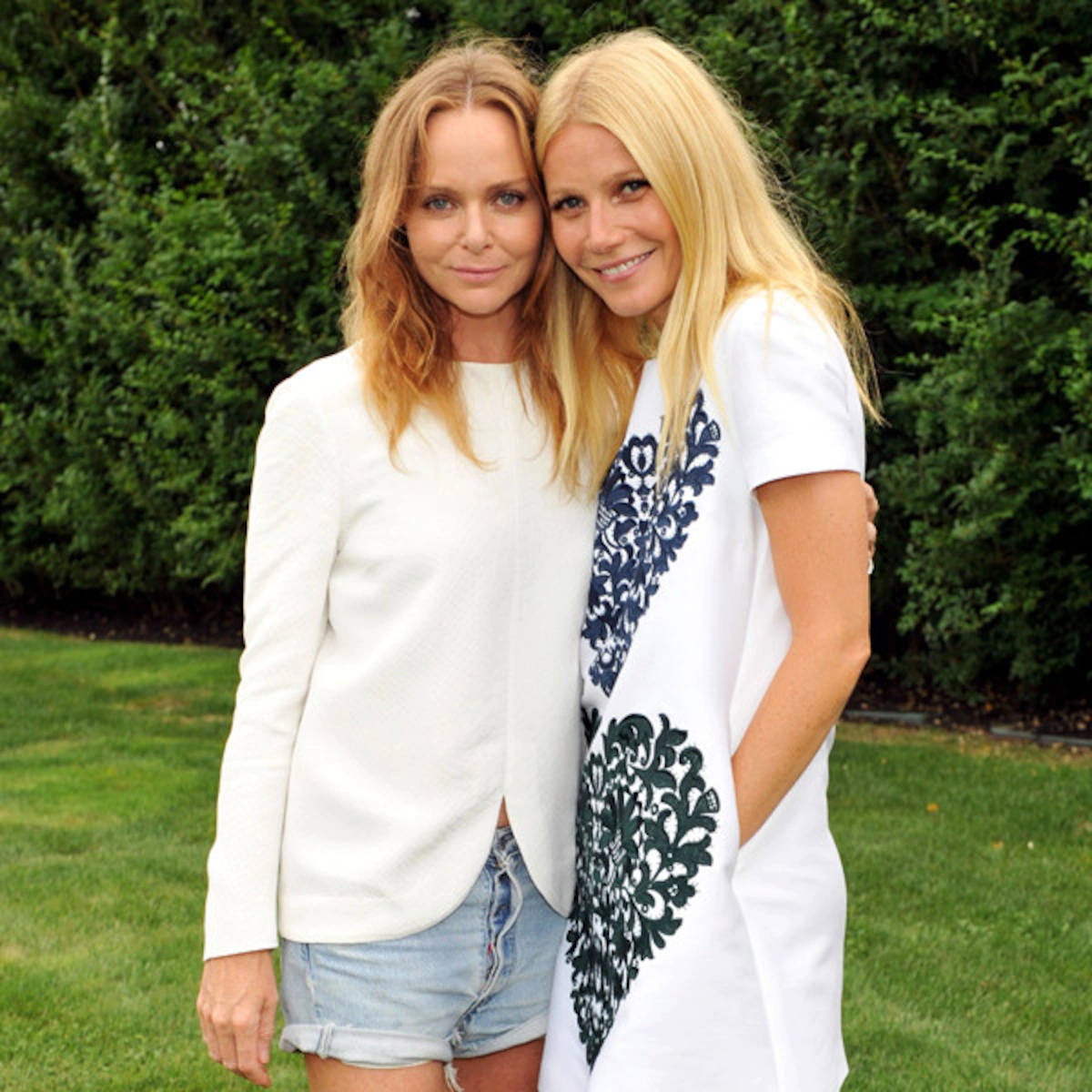 Stellamccartney Med Gwyneth Paltrow. (note: This Is The Direct Translation Of The Sentence And Does Not Necessarily Reflect A Specific Context Related To Computer Or Mobile Wallpaper. Please Provide More Guidance/context For A More Accurate Translation). Wallpaper
