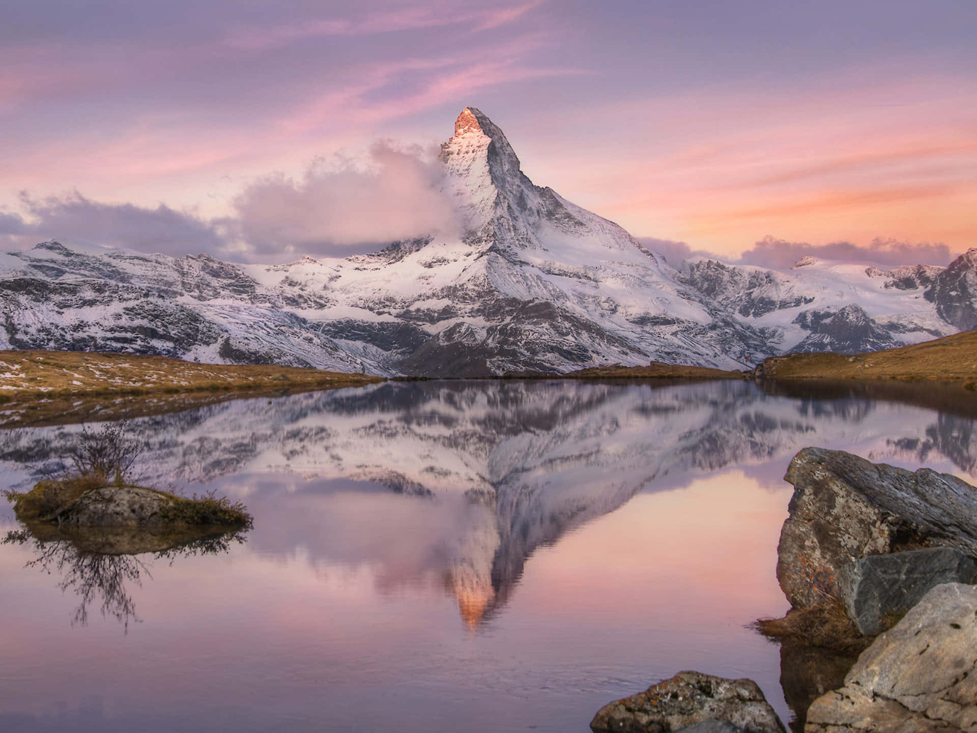 Reflexodo Matterhorn No Stellisee. Papel de Parede