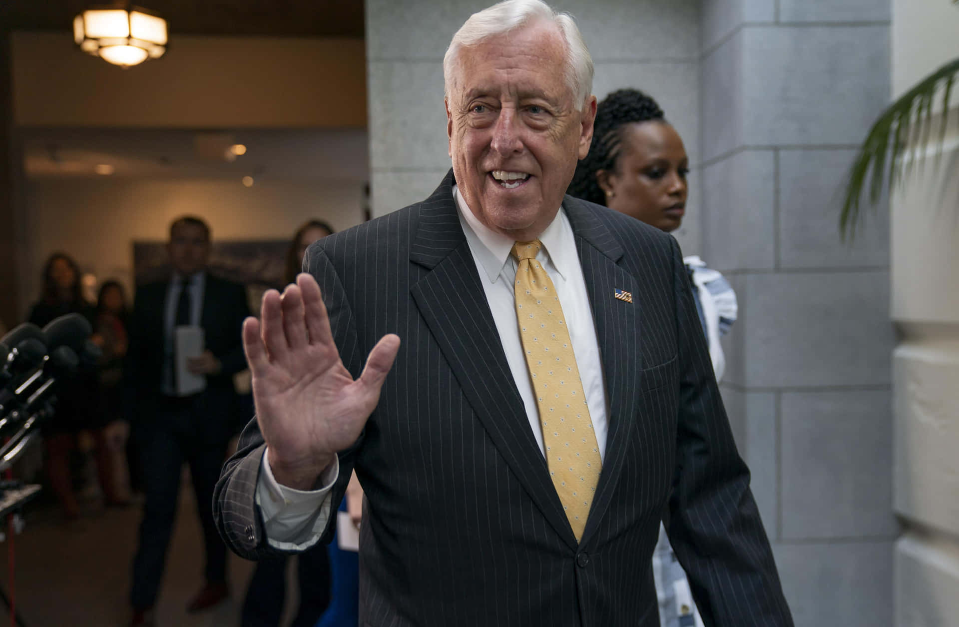 Steny Hoyer Greeting And Smiling Wallpaper