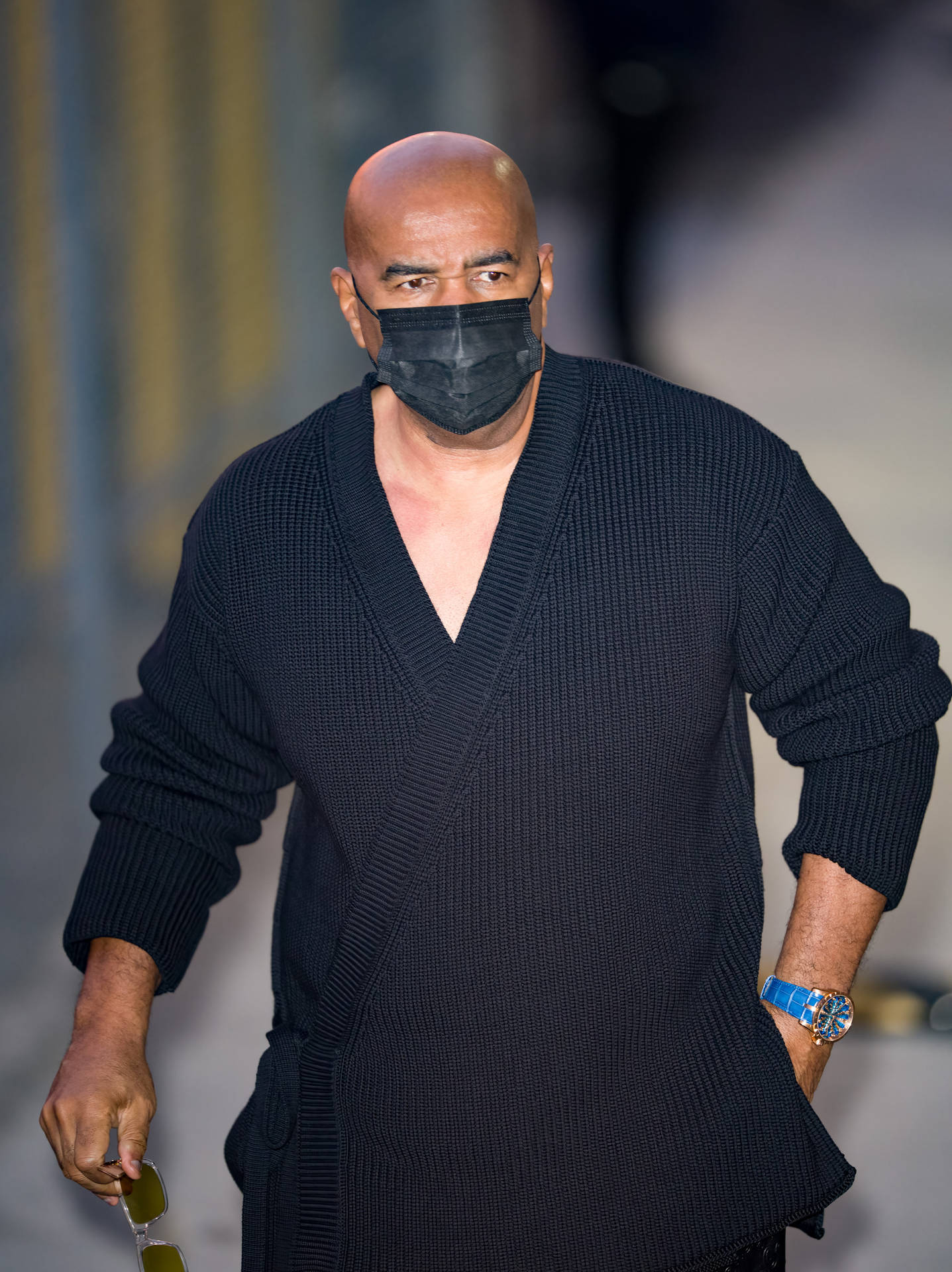 Steve Harvey With A Face Mask Picture