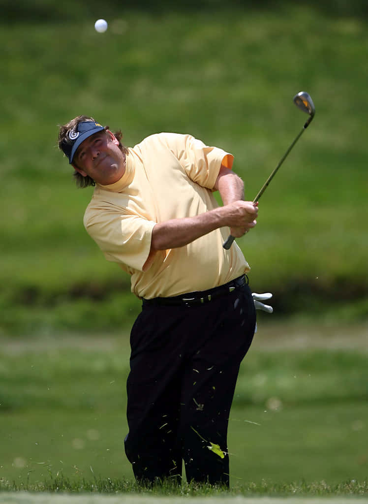 Steve Lowery Hitting Golf Ball Wallpaper
