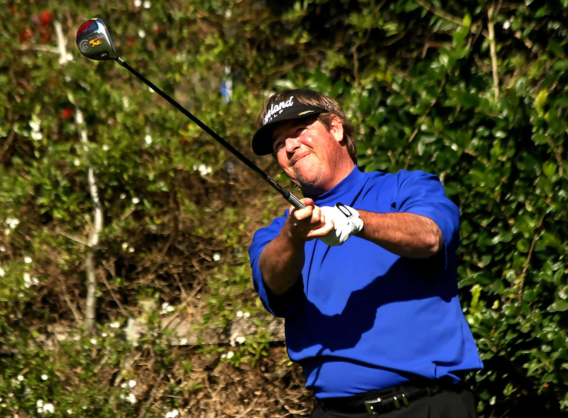 Golfistaprofessionista Steve Lowery Si Prepara Per Un Colpo Sfondo