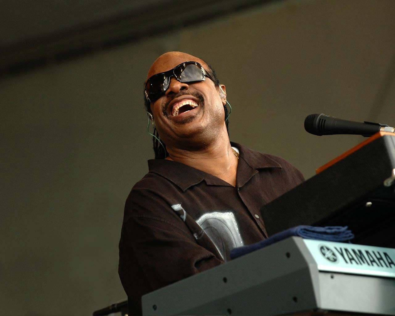 Steviewonder Candid Shot Would Be Translated To 
