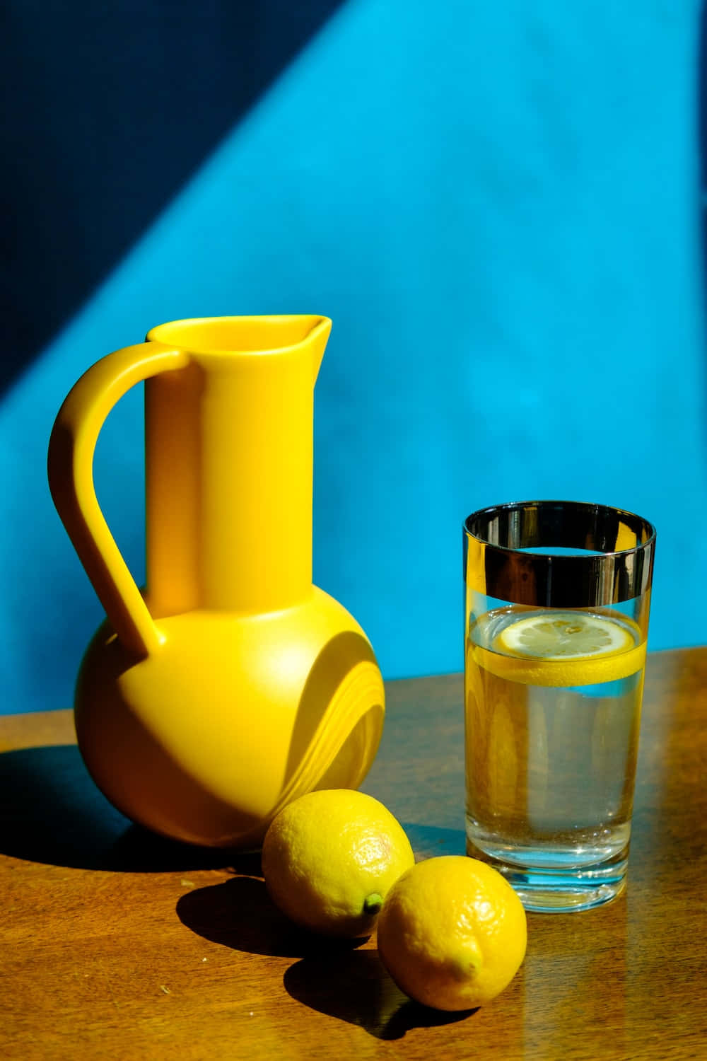 Zitronenwasser Stillleben Bild