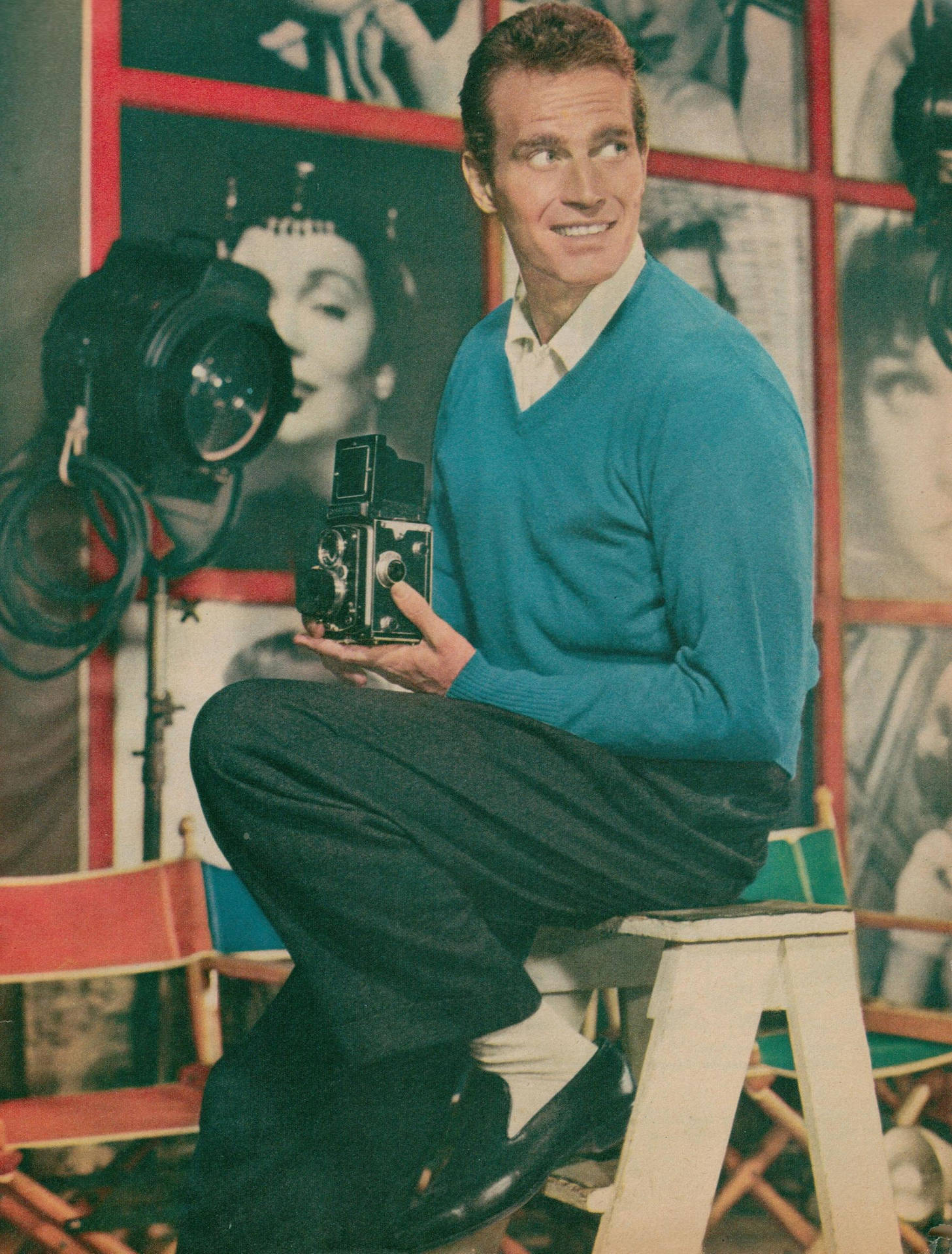 Stol Charlton Heston med et strejf af klassisk stil. Wallpaper