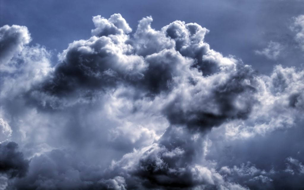Stürmischedunkelblaue Wolken Wallpaper