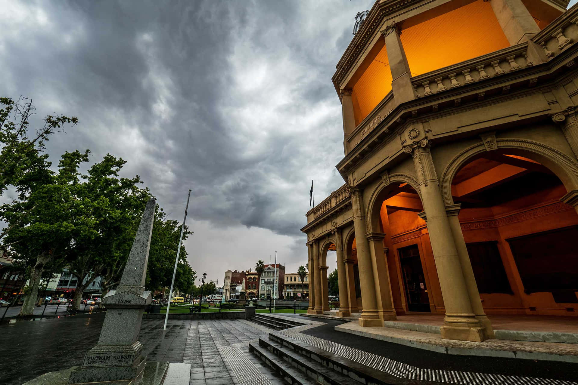 Stormachtige Luchten Boven Bendigo Architectuur Achtergrond