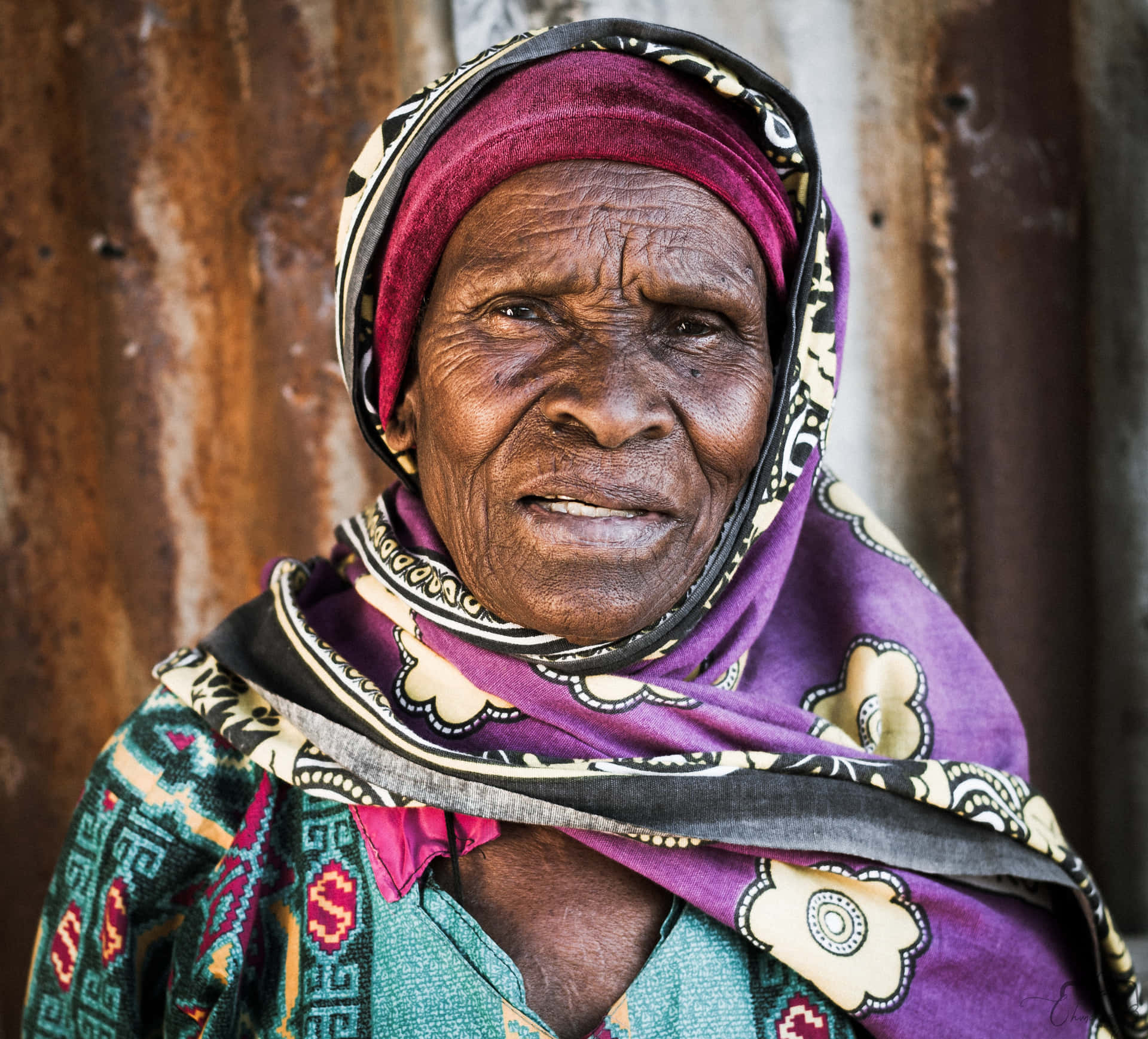Straight Face African Old Lady Wallpaper