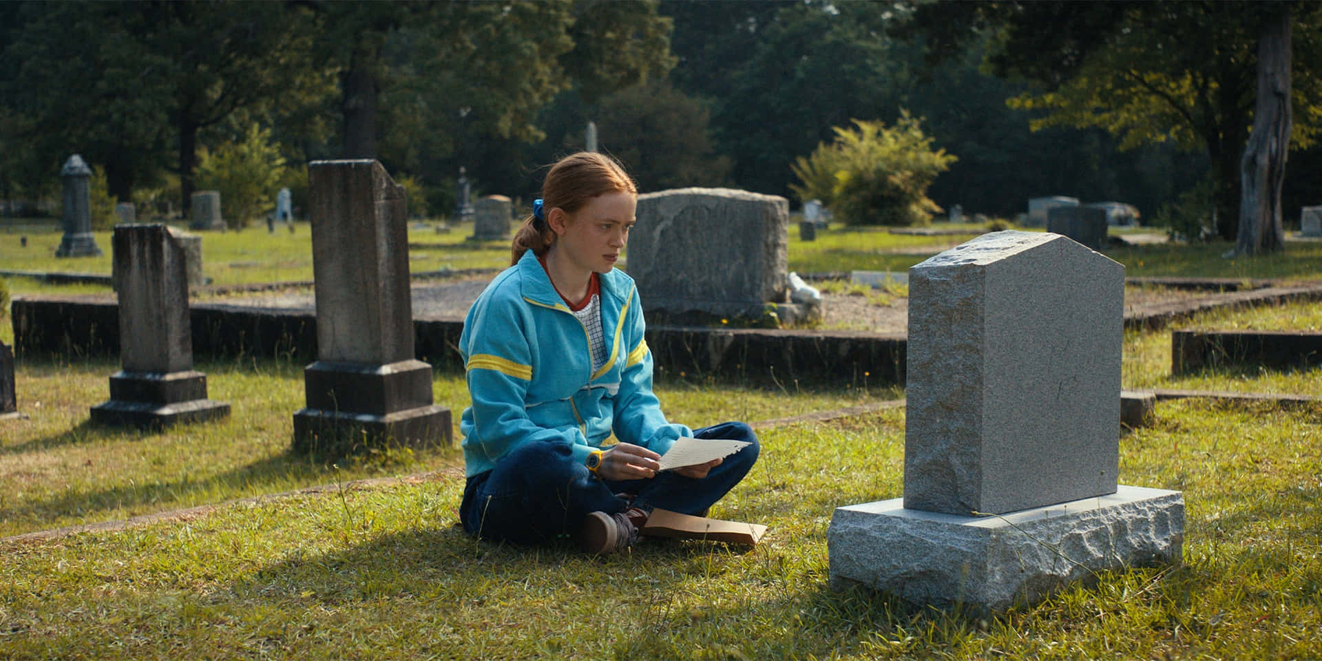 Maxmaryfield En El Cementerio - Imagen De La Temporada 4 De Stranger Things.
