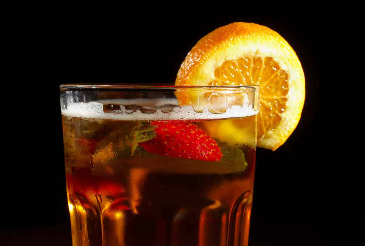 Strawberry And Lemon Alcoholic Drinks Wallpaper