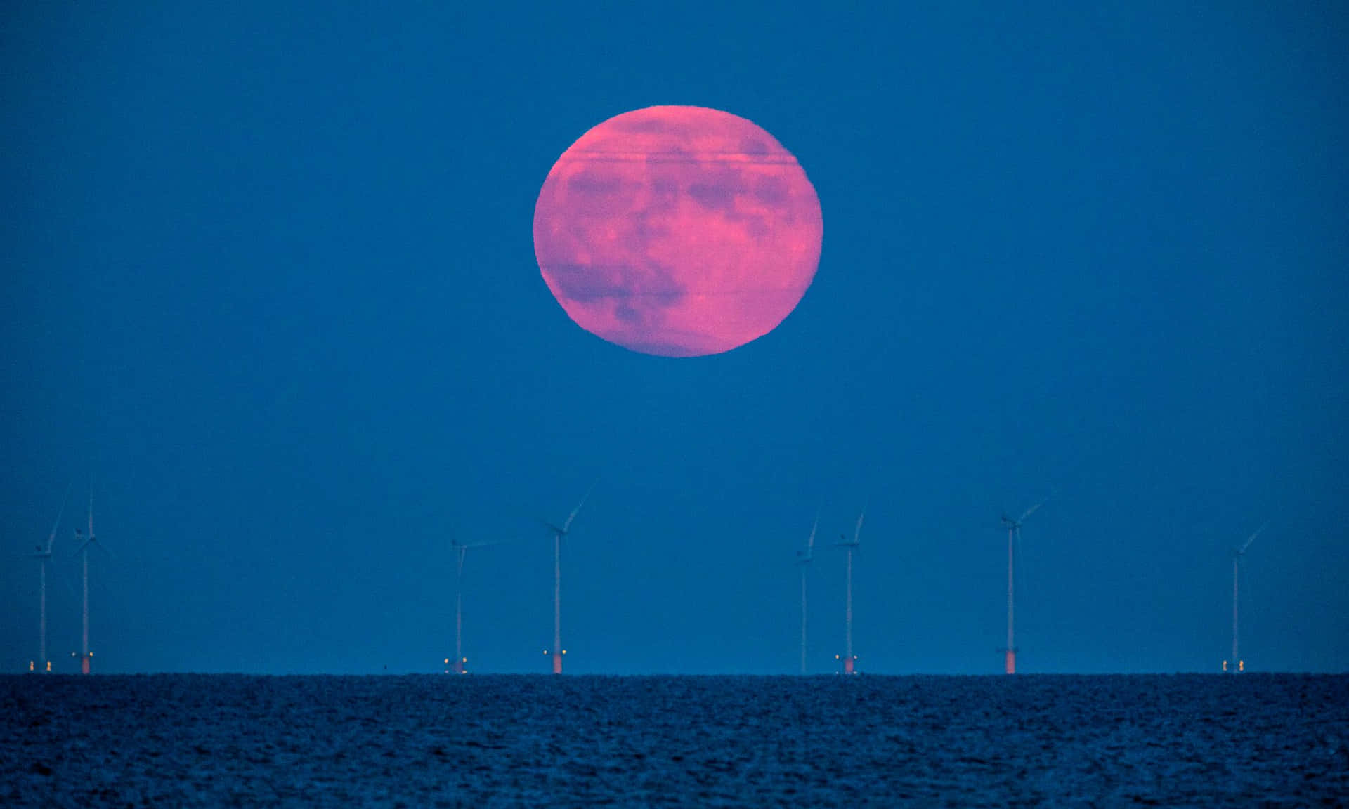 Strawberry Moon Over Wind Farm2019 Wallpaper