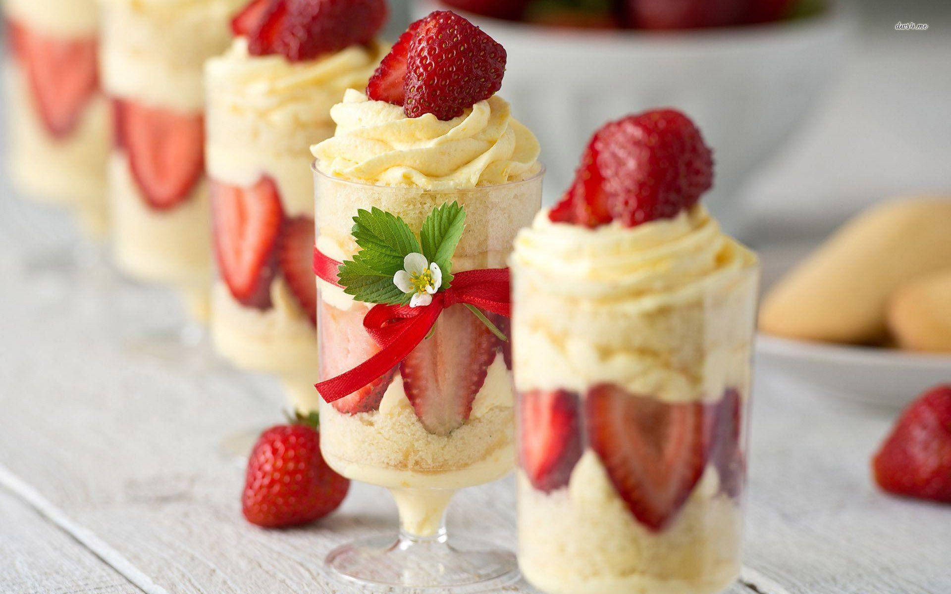 Strawberry Parfait Desserts Wallpaper