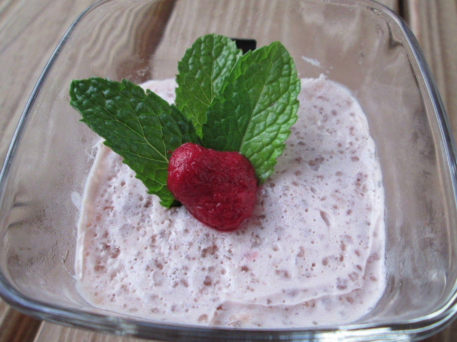 Strawberry Tapioca Cream Wallpaper