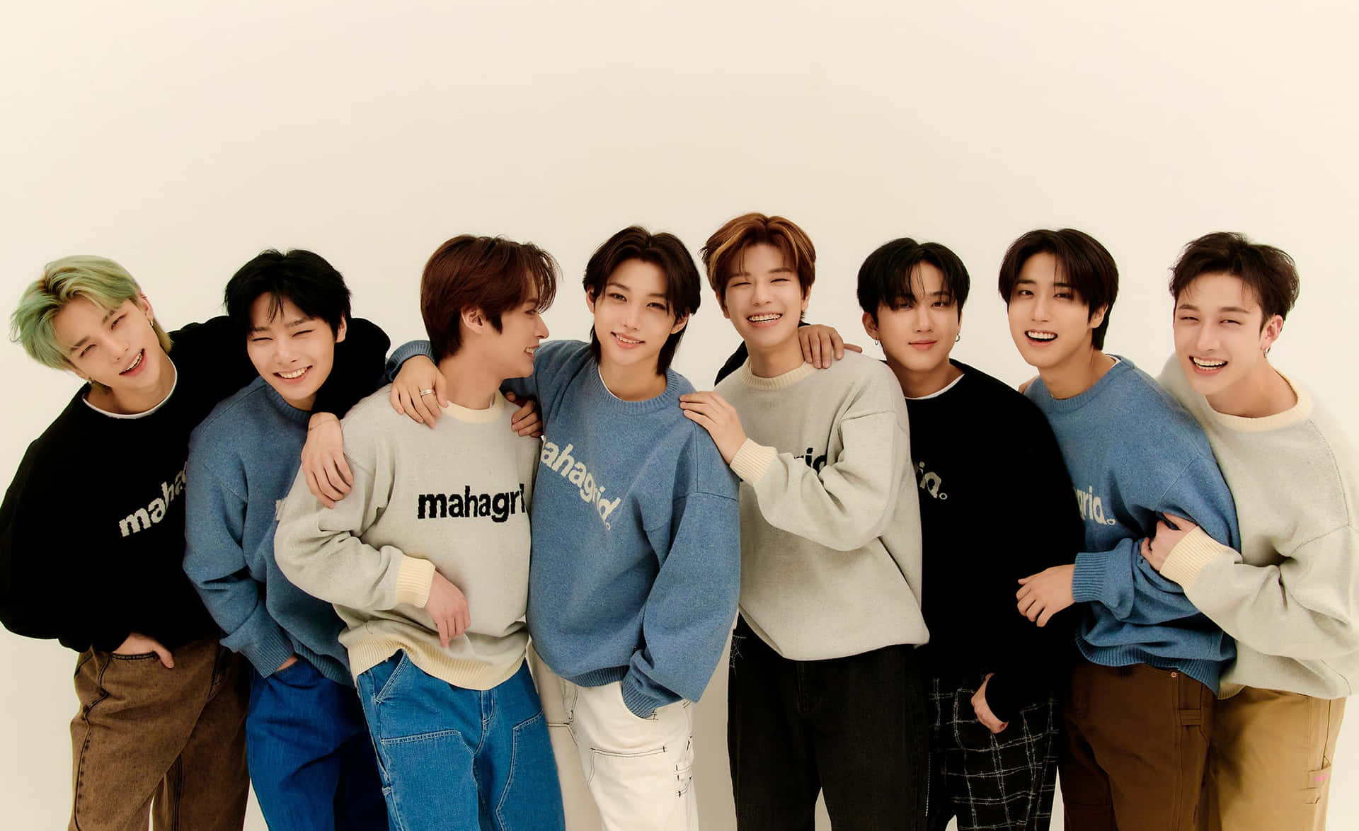 Stray Kids Group Photo Casual Style Wallpaper