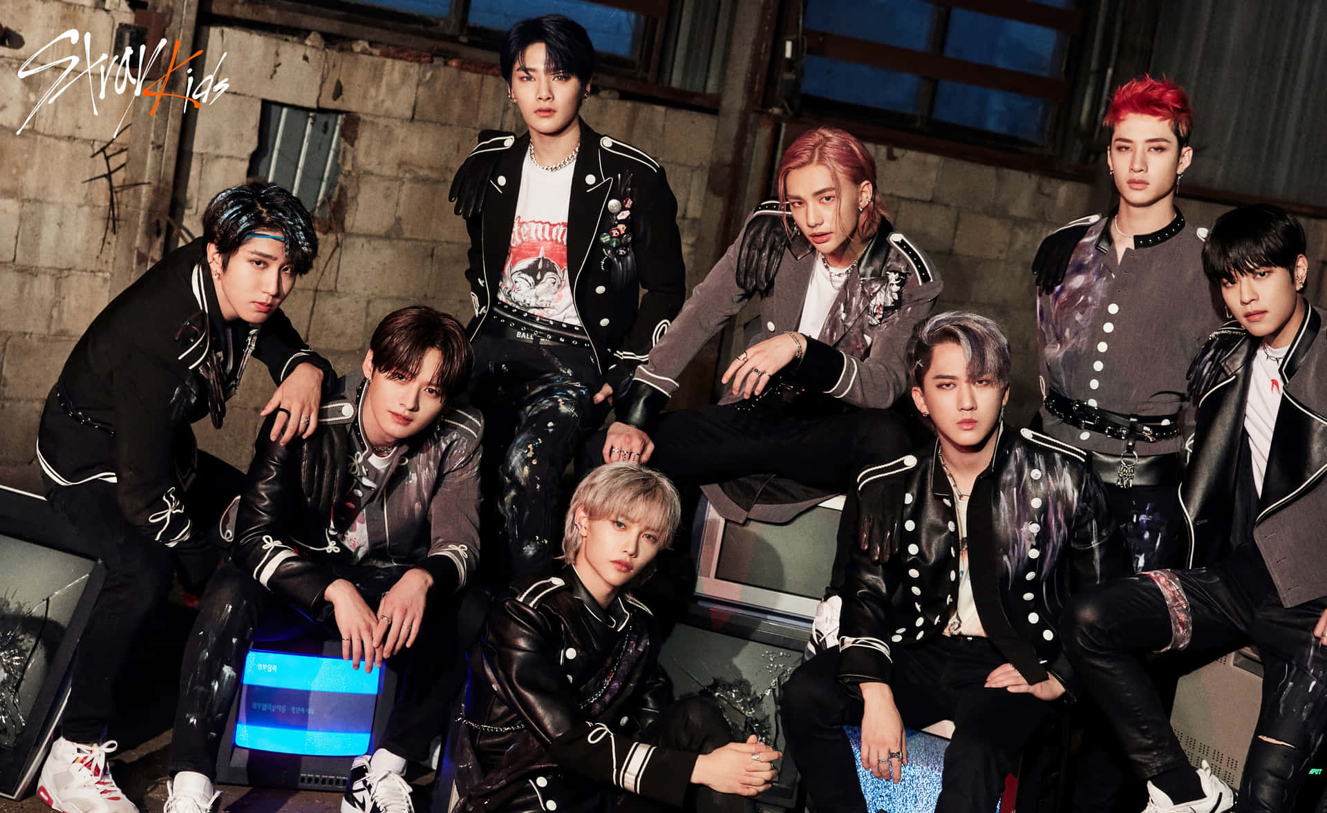 Stray Kids Group Pose Leather Outfits Wallpaper