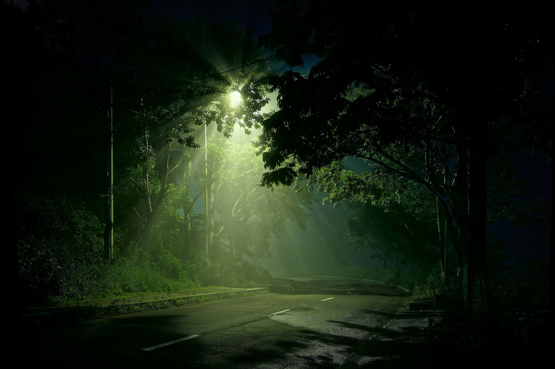 Gadelampe oplyser natten Wallpaper