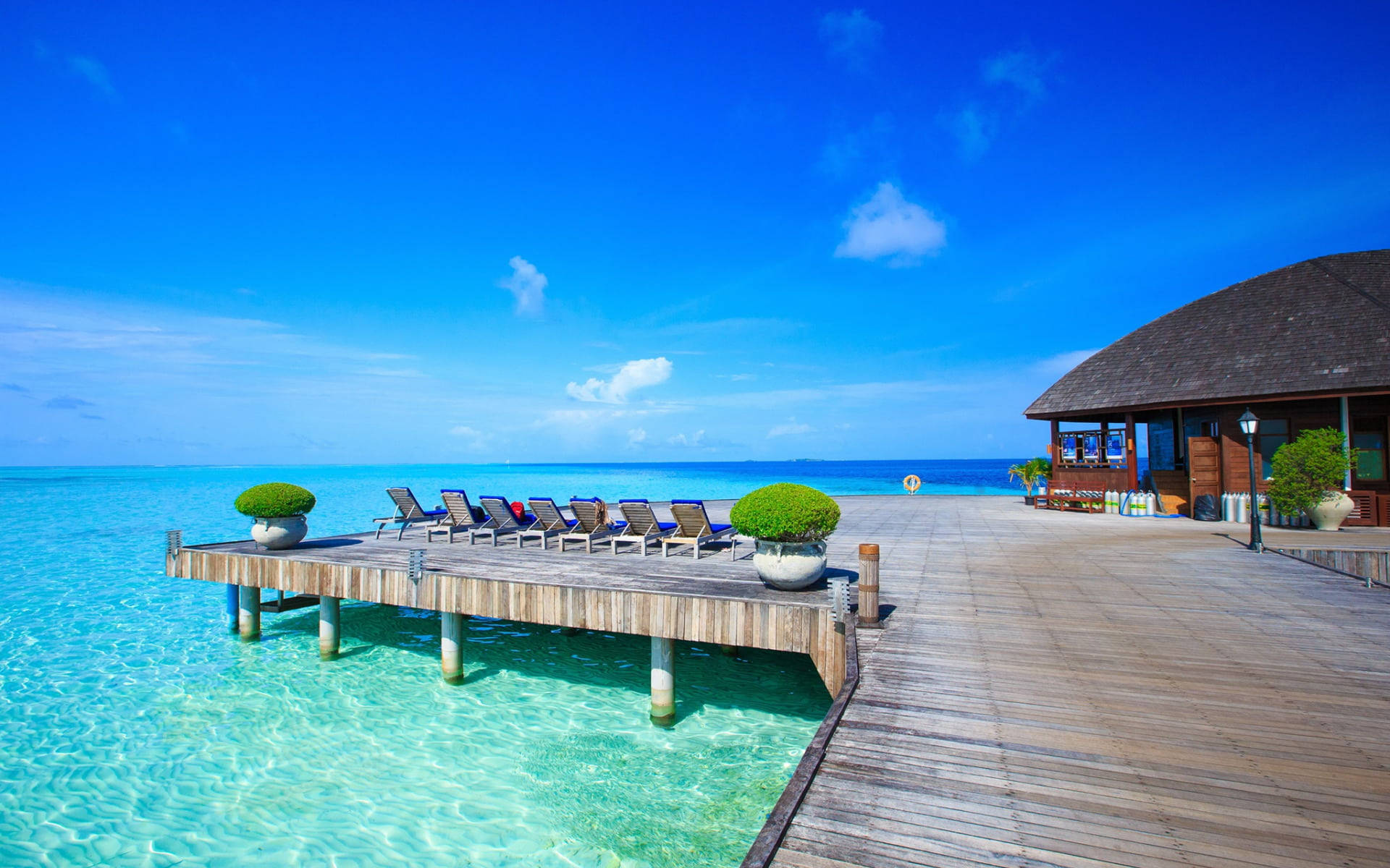 Impresionantefondo De Pantalla Tropical De Maldivas Para Escritorio. Fondo de pantalla