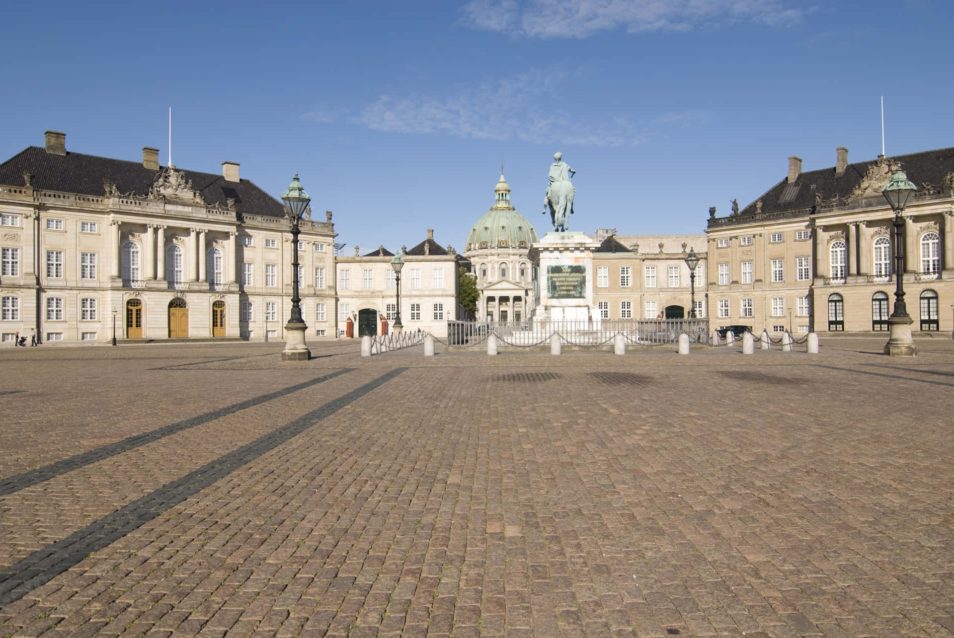 Download Structures In Amalienborg Palace Wallpaper | Wallpapers.com