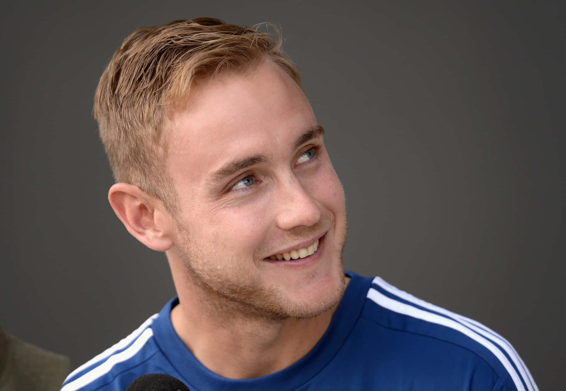 Stuart Broad - A Champion Cricket Player Wallpaper