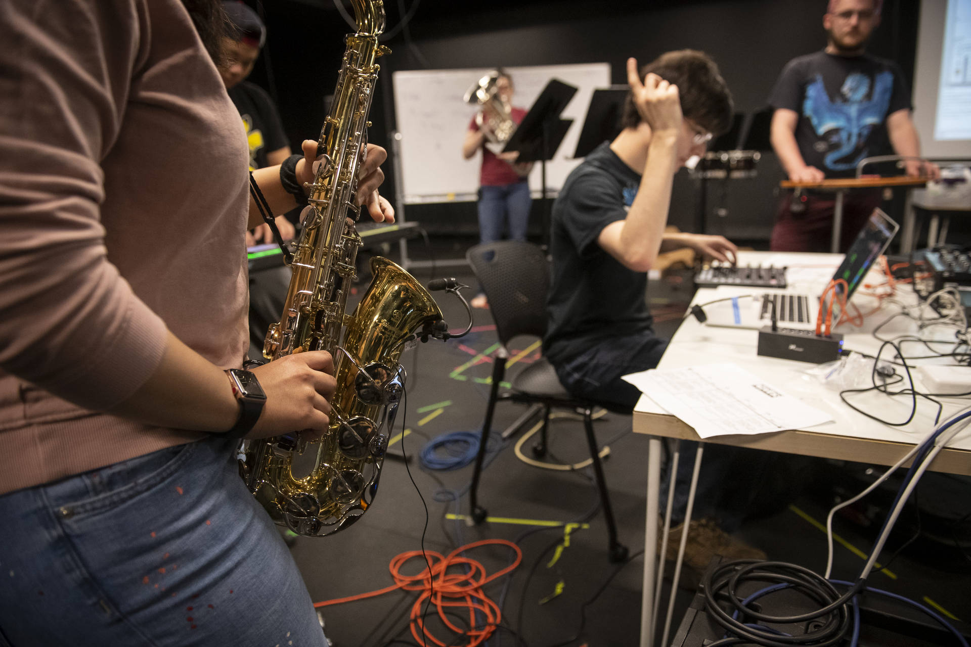 Studerende spiller instrumenter Carnegie Mellon University tapet Wallpaper