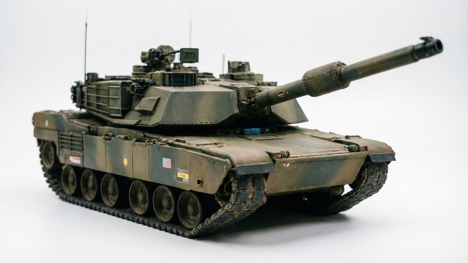 Studio Leopard 2A4 Wallpaper