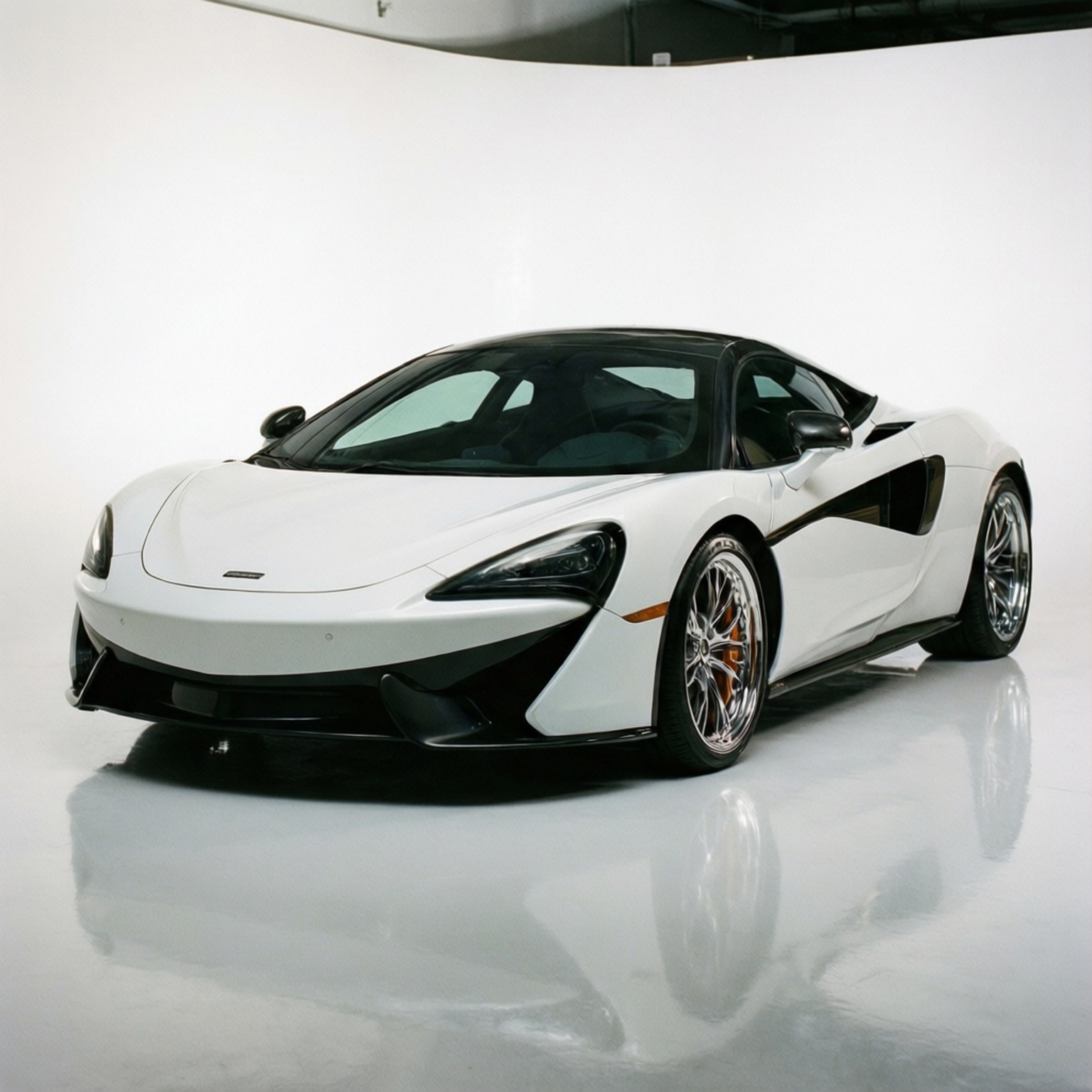 McLaren 600LT studiotuotekuva