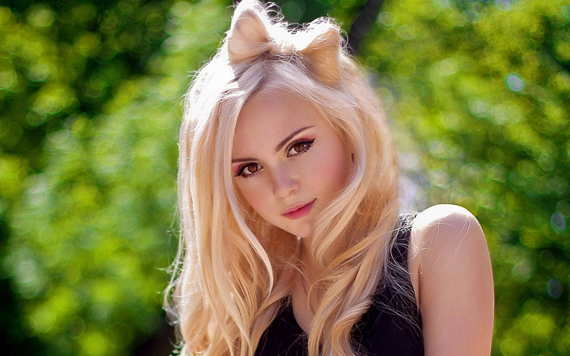 Stunning Blonde Cute Girl Background