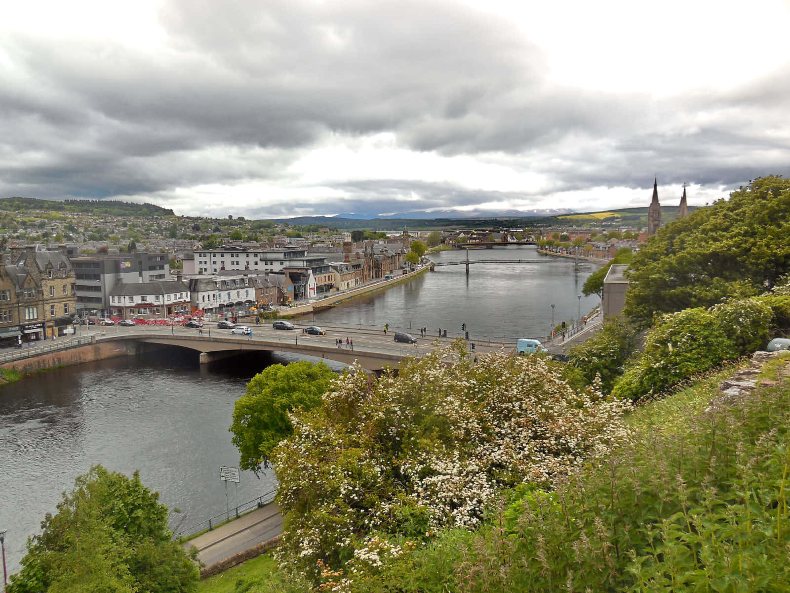 Pemandangan Langit Senja Yang Menakjubkan Di Inverness, Inggris Wallpaper