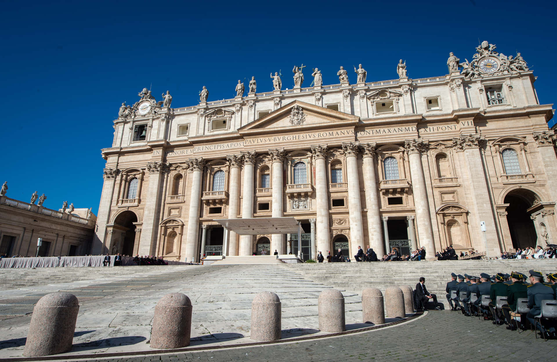 Stunning Image Of The Vatican City In Rome Wallpaper