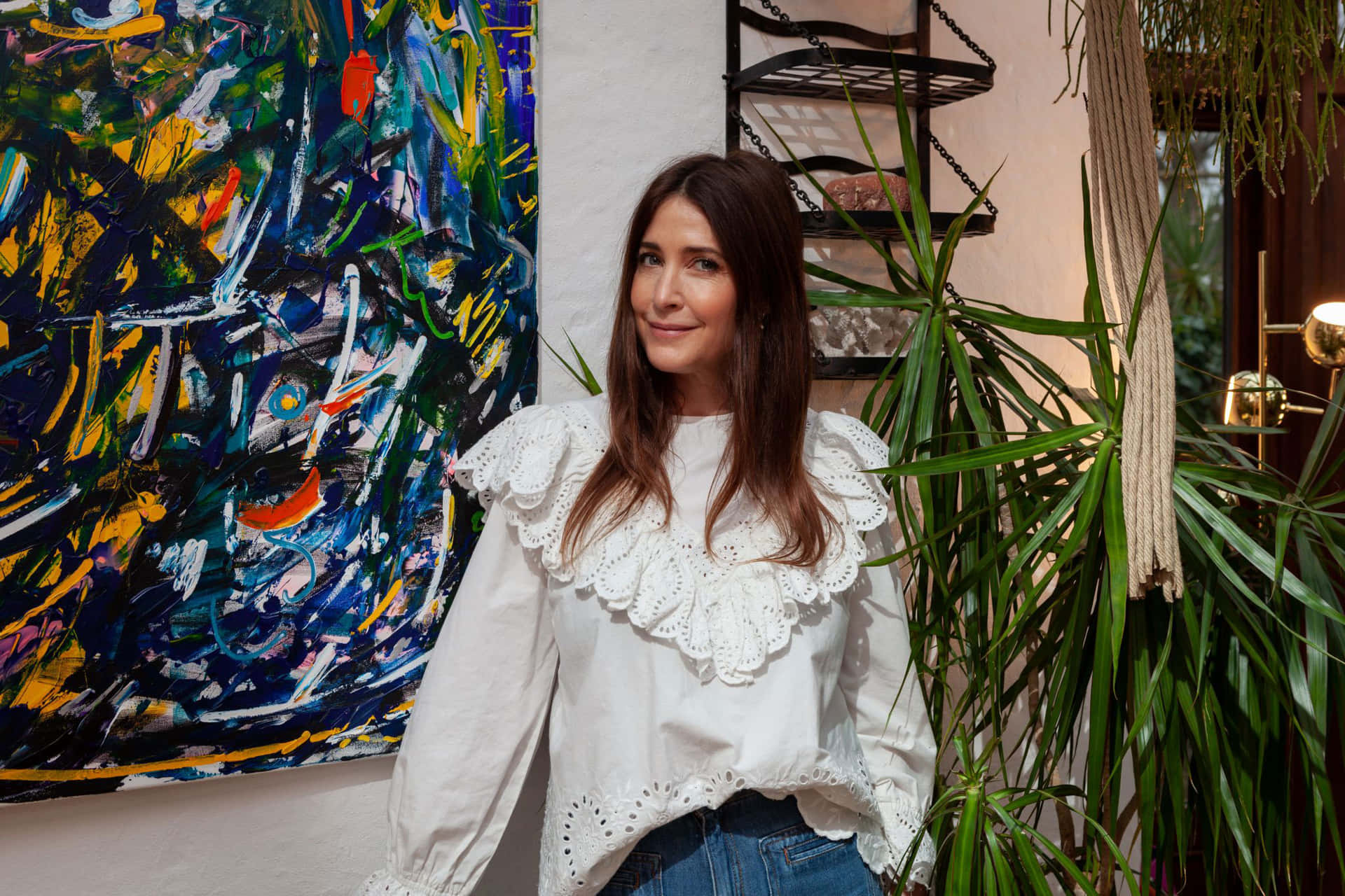 Adembenemende Lisa Snowdon Verovert Harten In Elegante Kleding Achtergrond