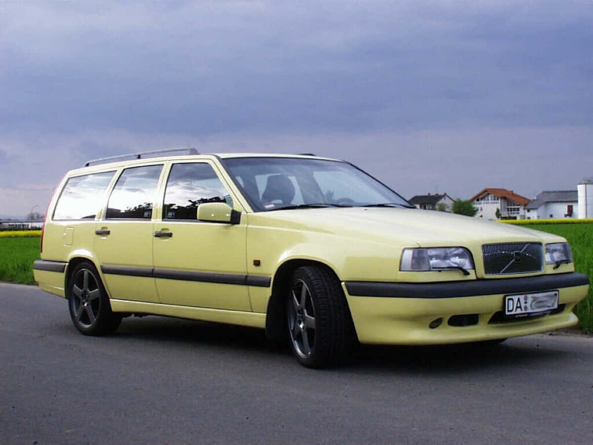 Stunning Shot Of Classy Volvo 850 Wallpaper