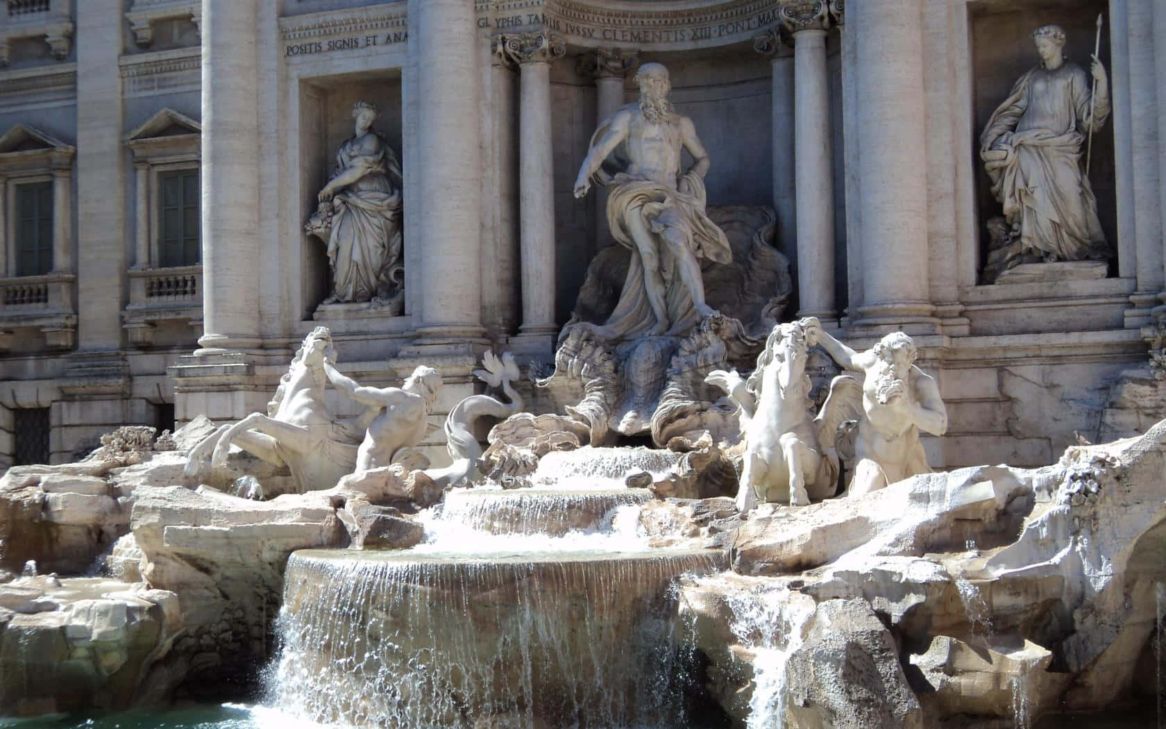 Stunning Statues Of The Trevi Fountain Picture