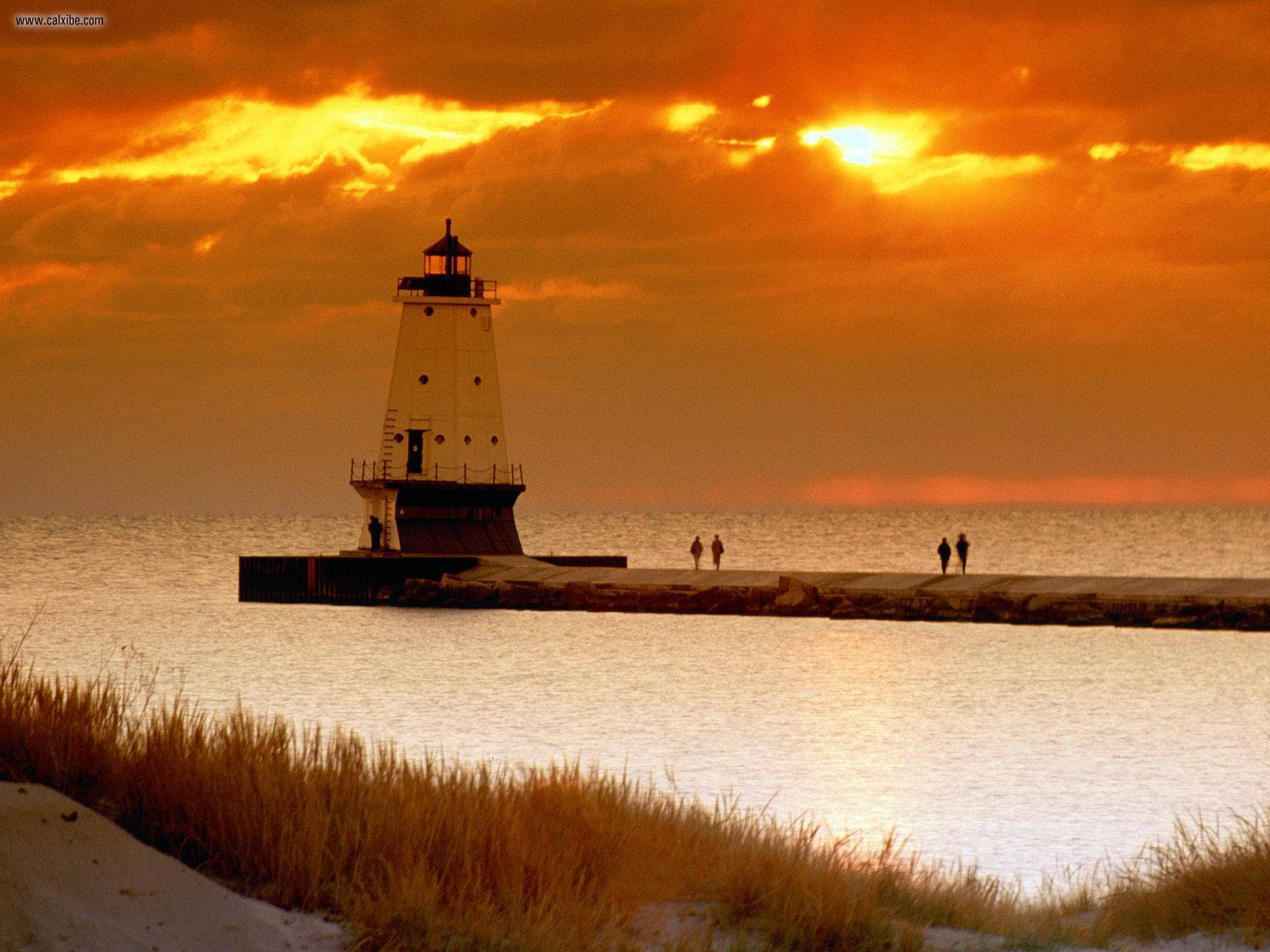 Stunning Sunrise Over The Great Lakes In Michigan Wallpaper
