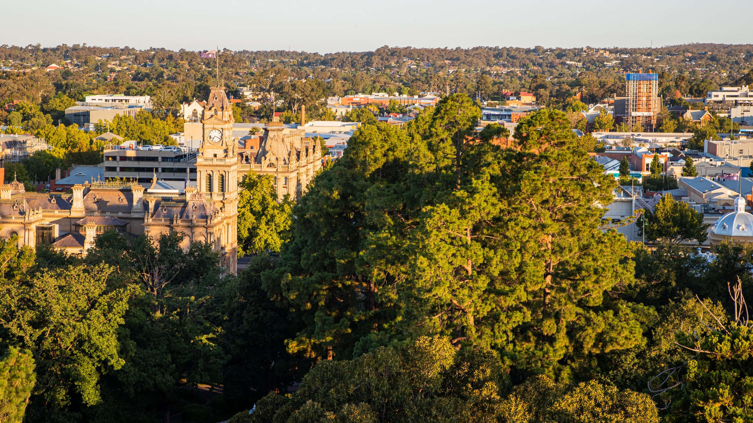 Stunning Sunset Over Bendigo Cityscape Wallpaper