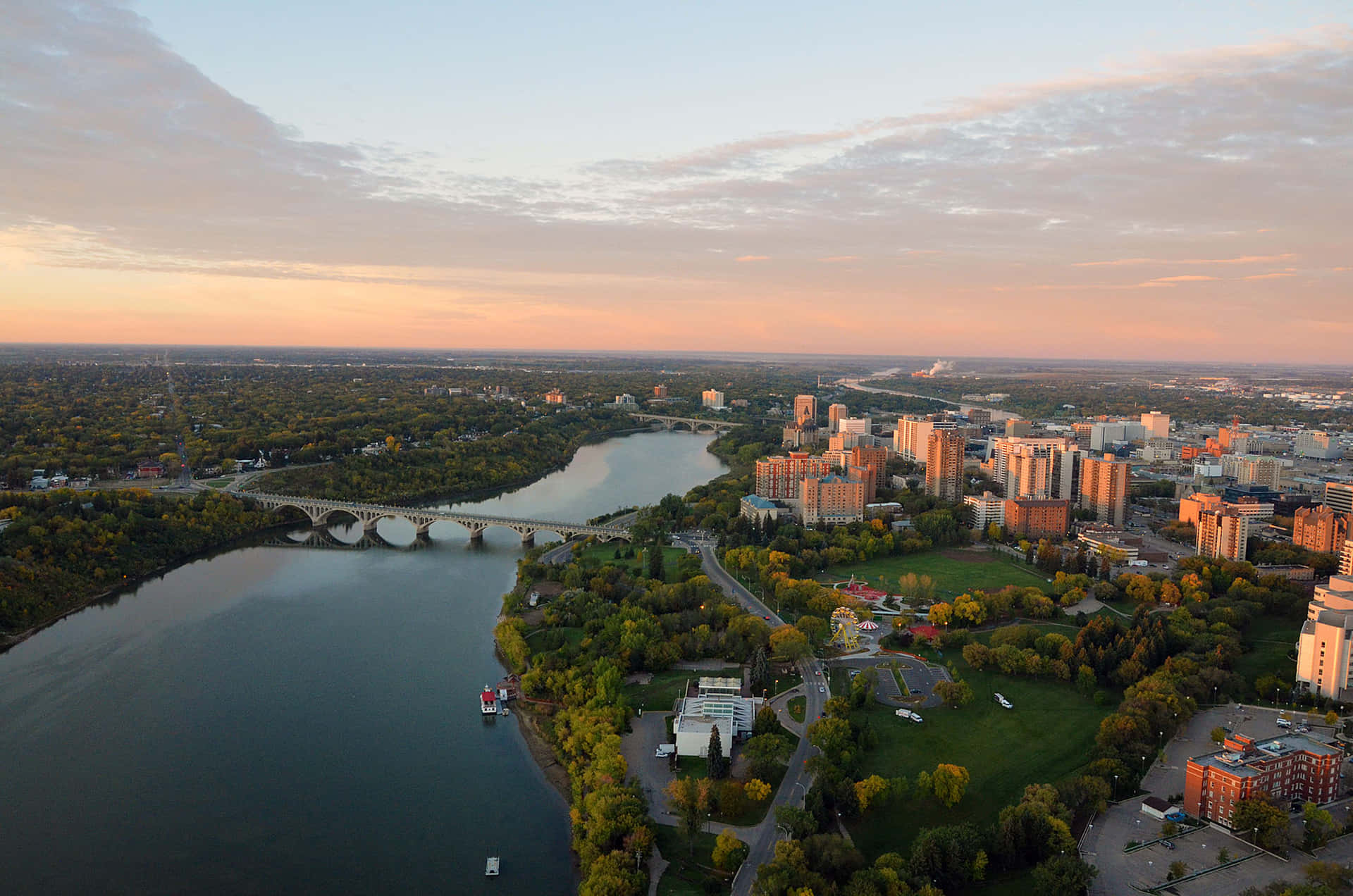 Stunning Sunset Over Saskatoon Wallpaper