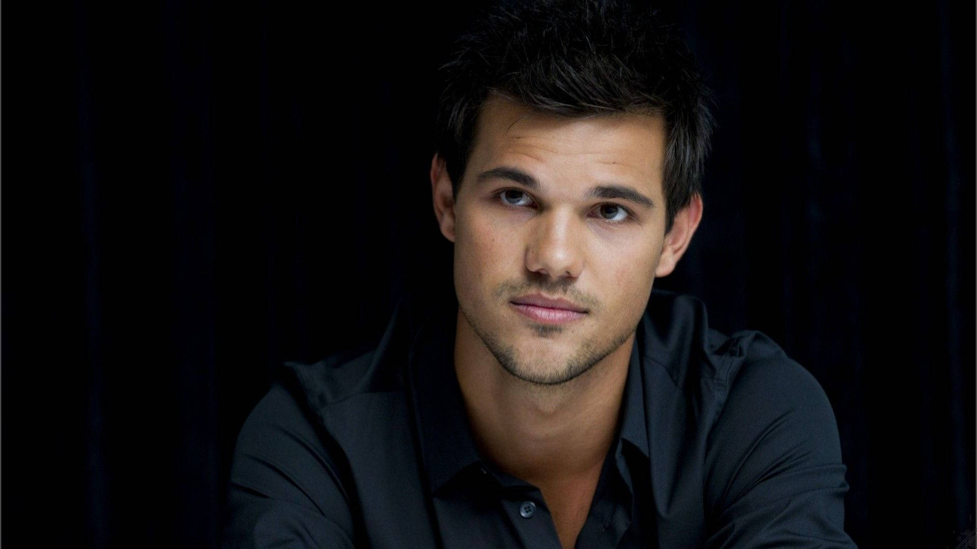 Beundringsværdig Taylor Lautner skærm wallpaper. Wallpaper