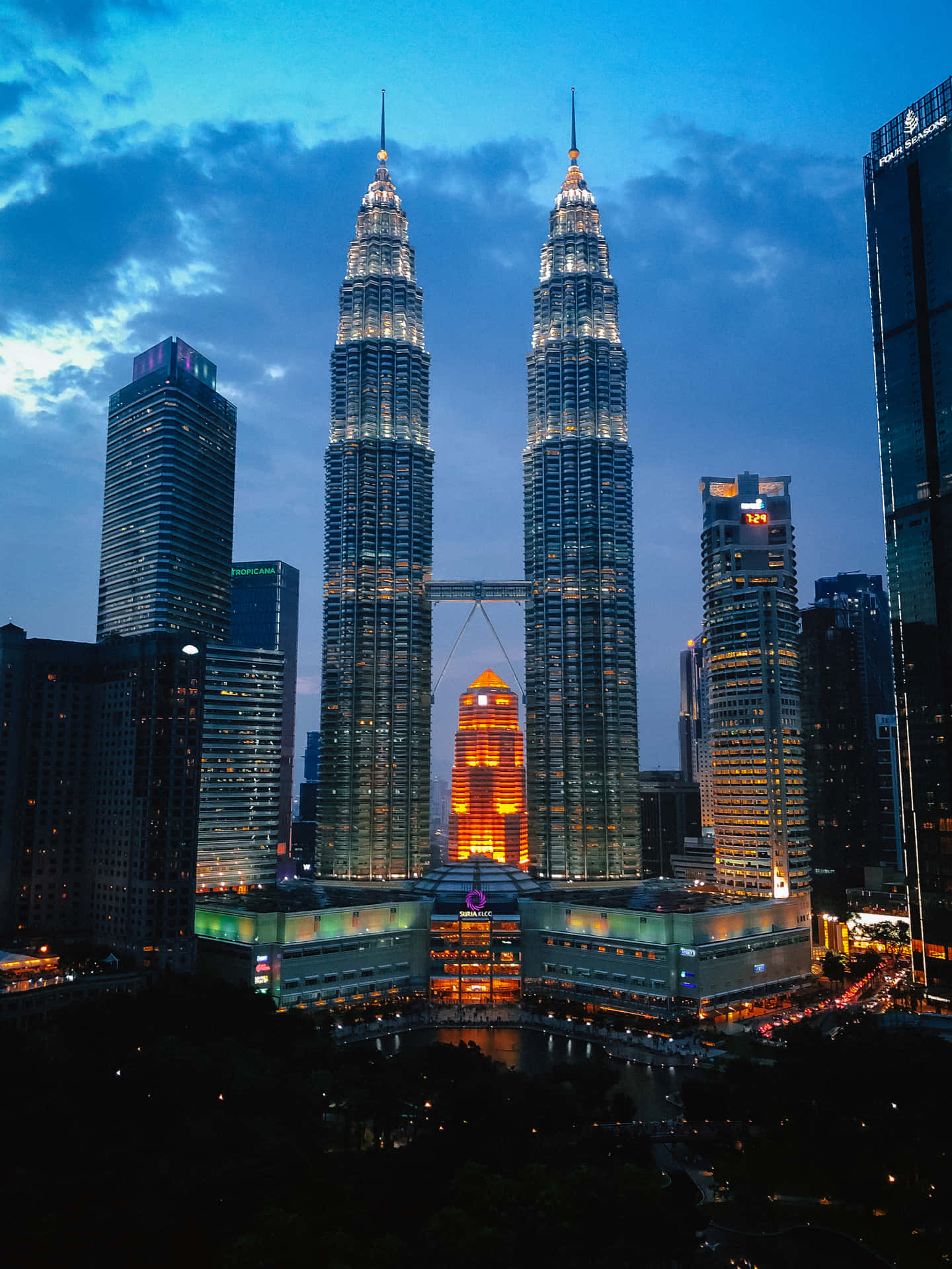 Stunning View Of The Petronas Twin Towers At Sunset In Kuala Lumpur, Malaysia