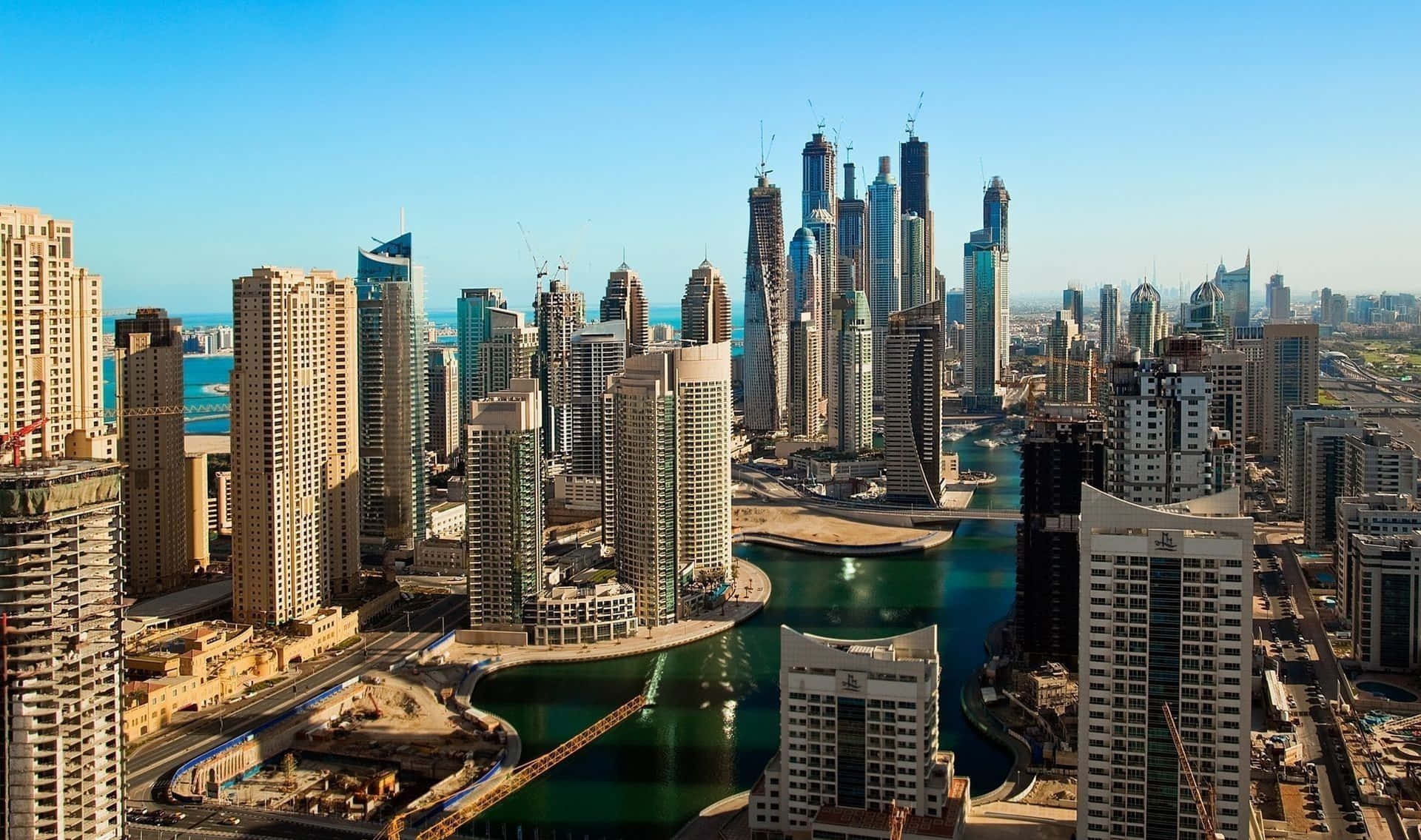 Stupendopanorama Dello Skyline Di Dubai Di Notte