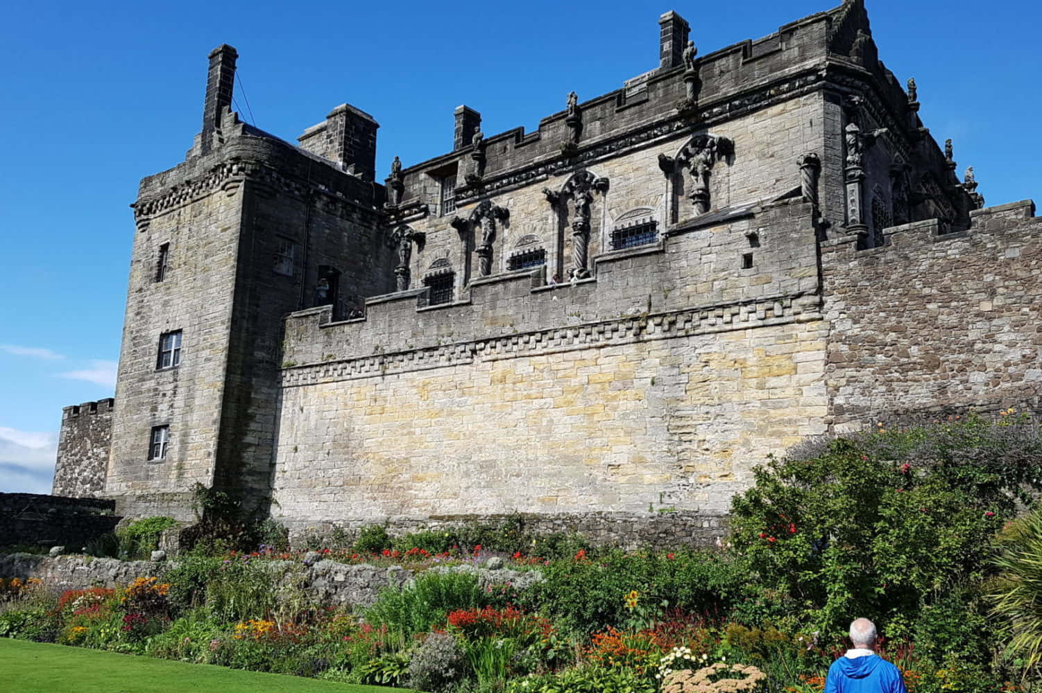 Sturdy Walls Of Sterling Castle Wallpaper
